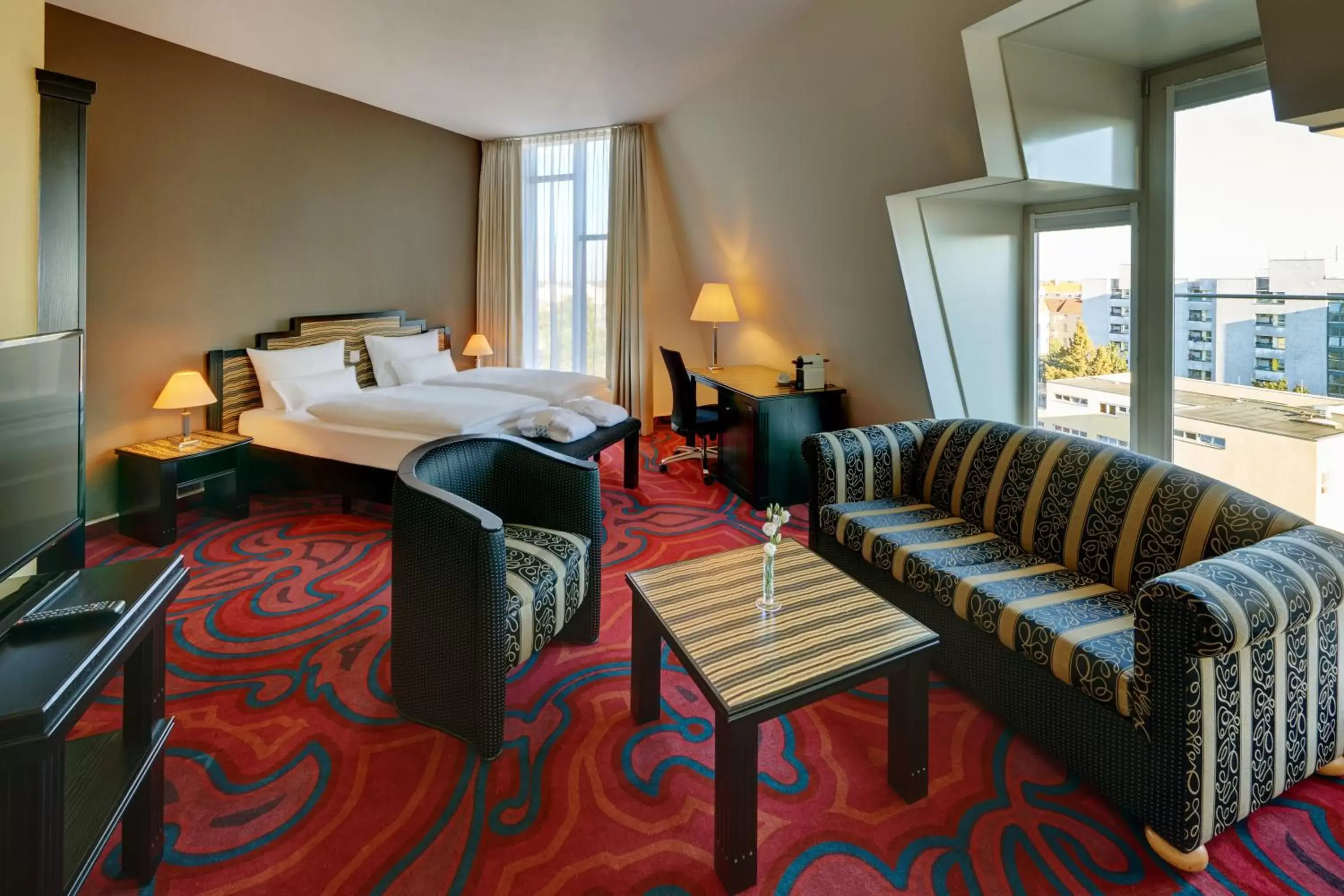 Privilege Double Room with Sofa in Mercure Hotel Berlin Tempelhof Privilege Double Room with Sofa in Mercure Hotel Berlin Tempelhof