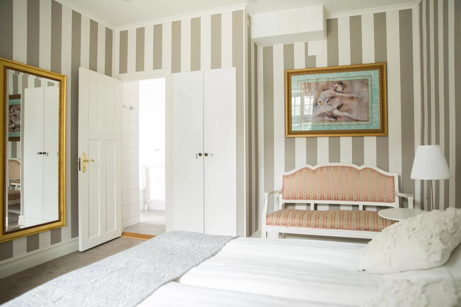 Bed in Hotell Breda Blick