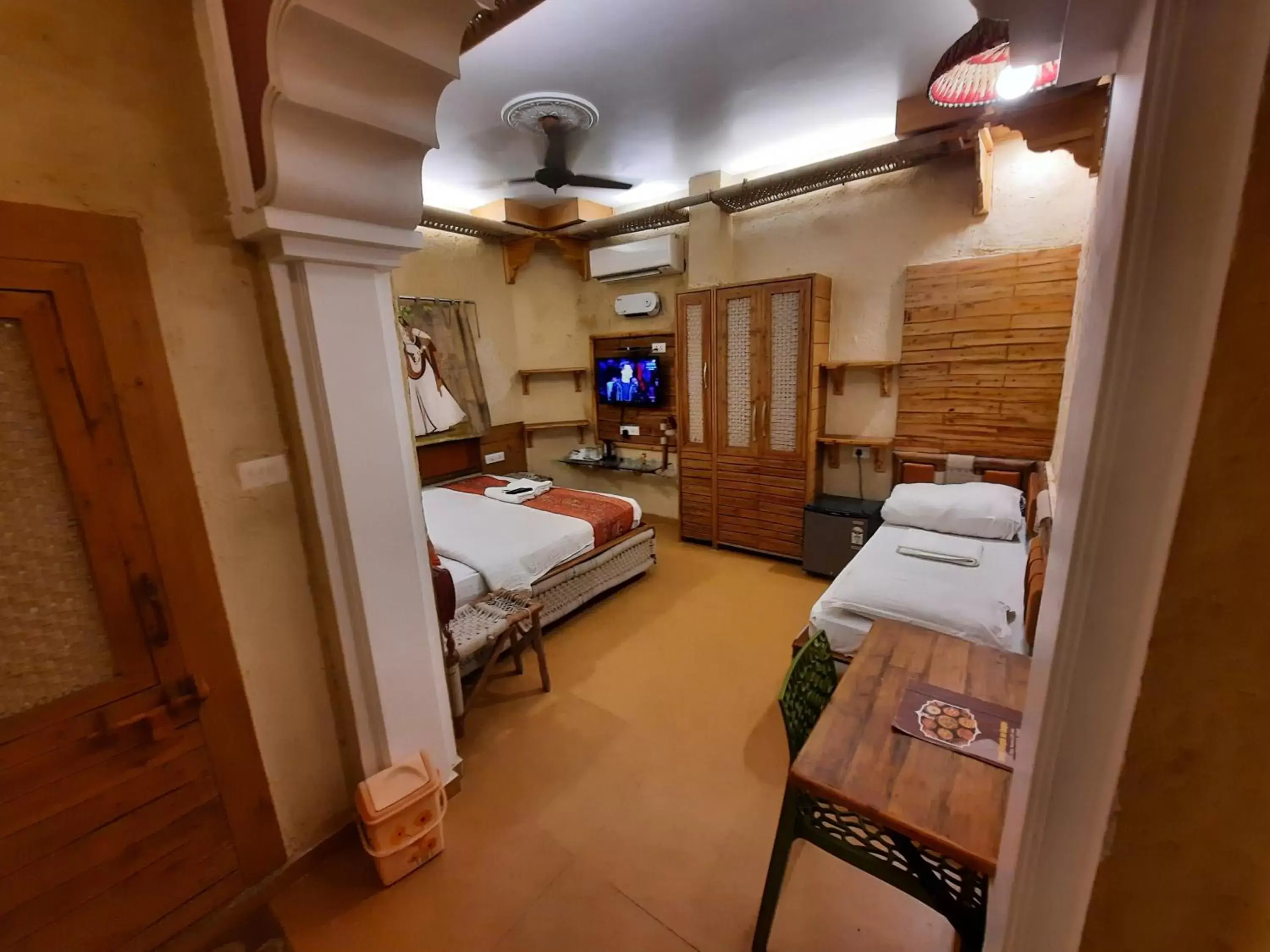 Photo of the whole room, Bed in Hotel Temple On Ganges