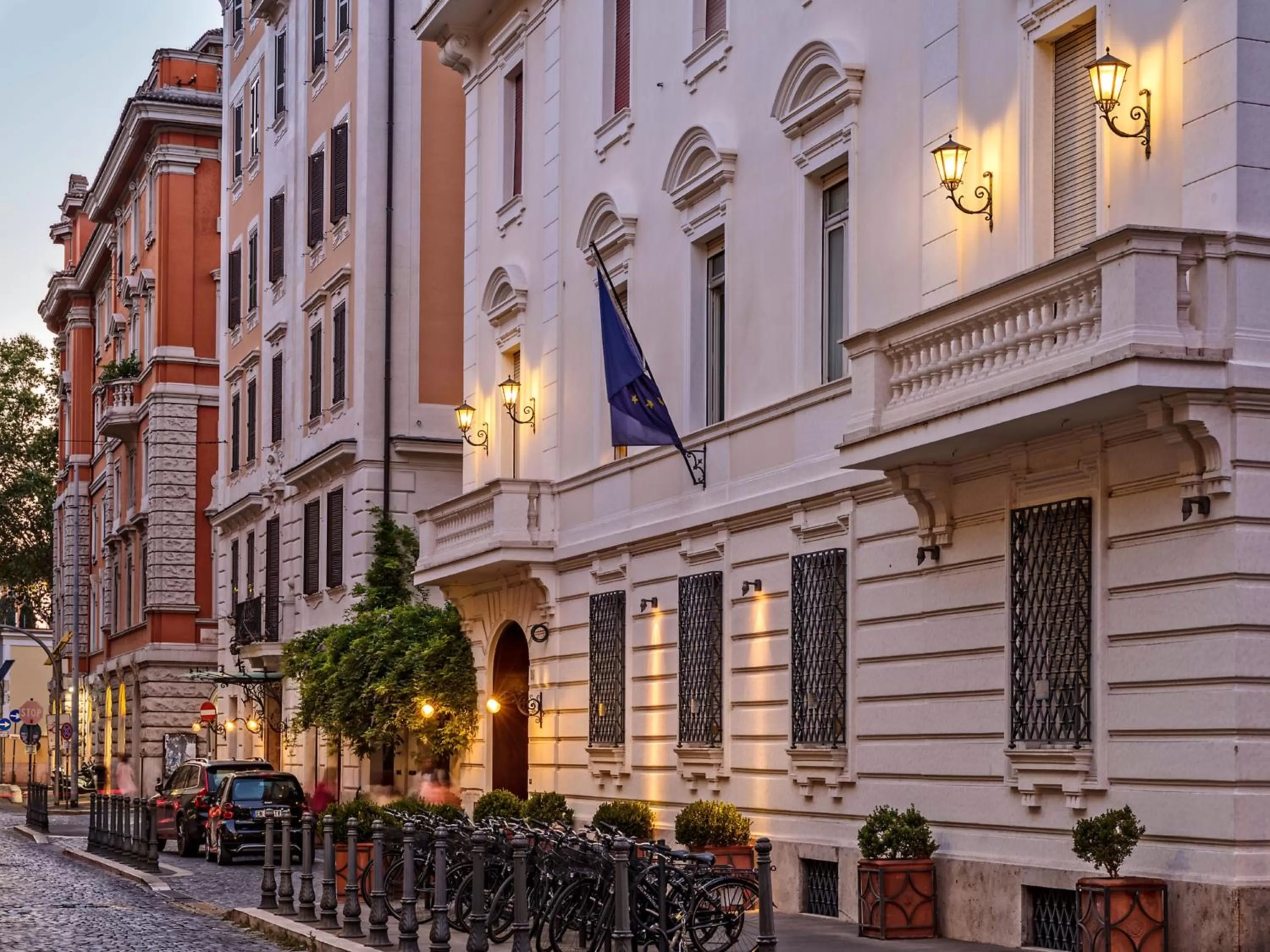 Property building in Hotel Locarno