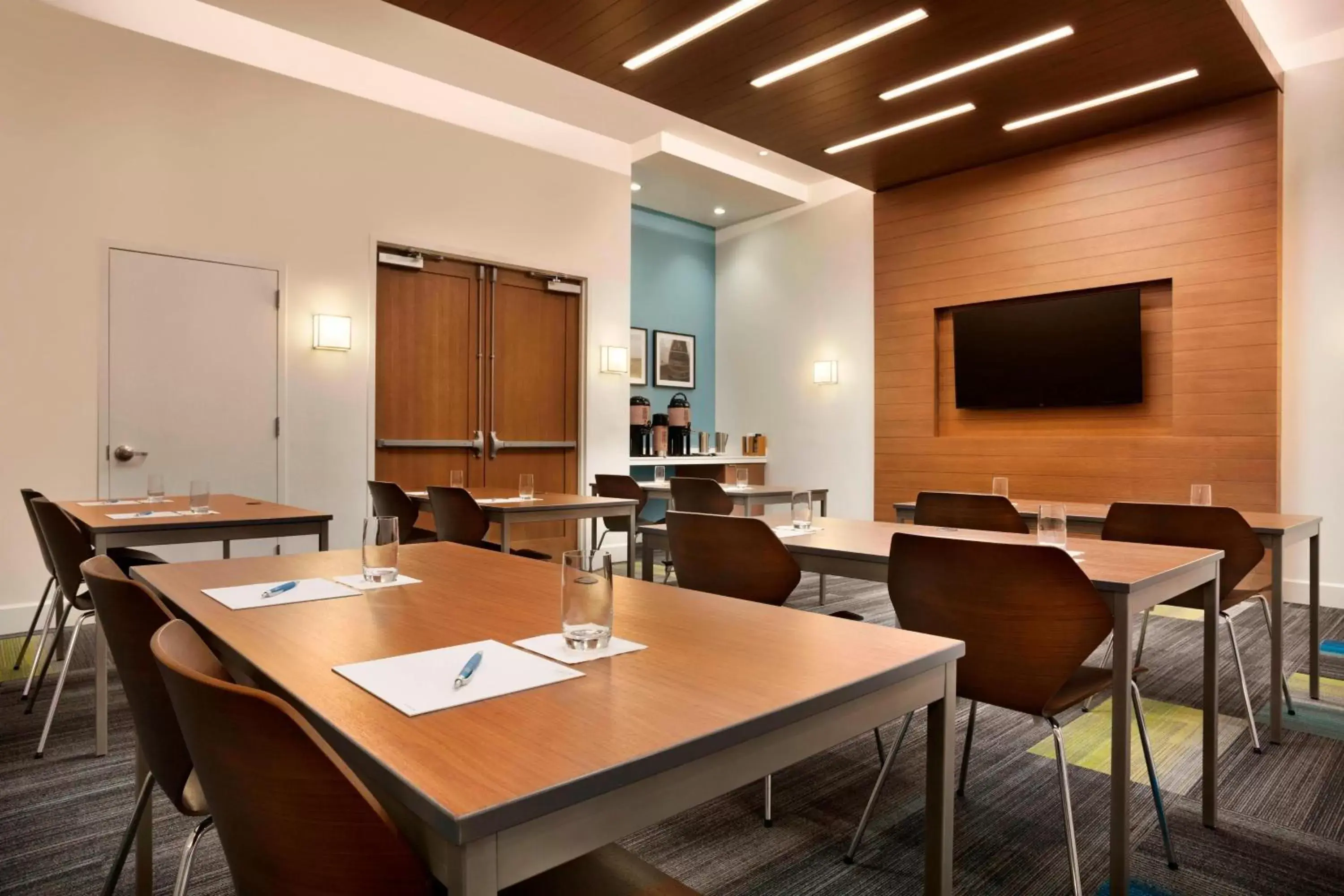 Meeting/conference room in Four Points by Sheraton Miami Airport