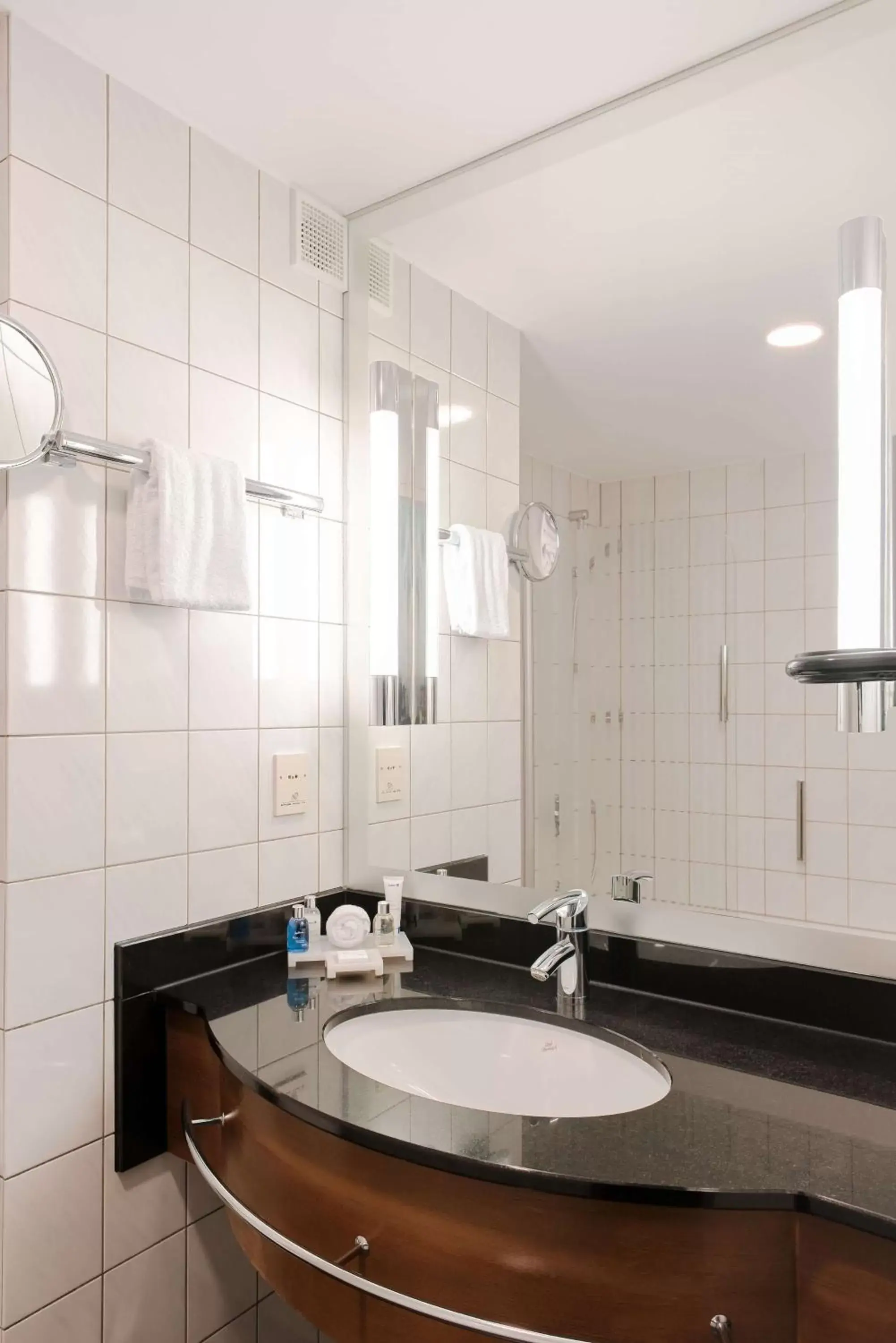 Bathroom in Radisson Blu Hotel Dortmund Bathroom in Radisson Blu Hotel Dortmund