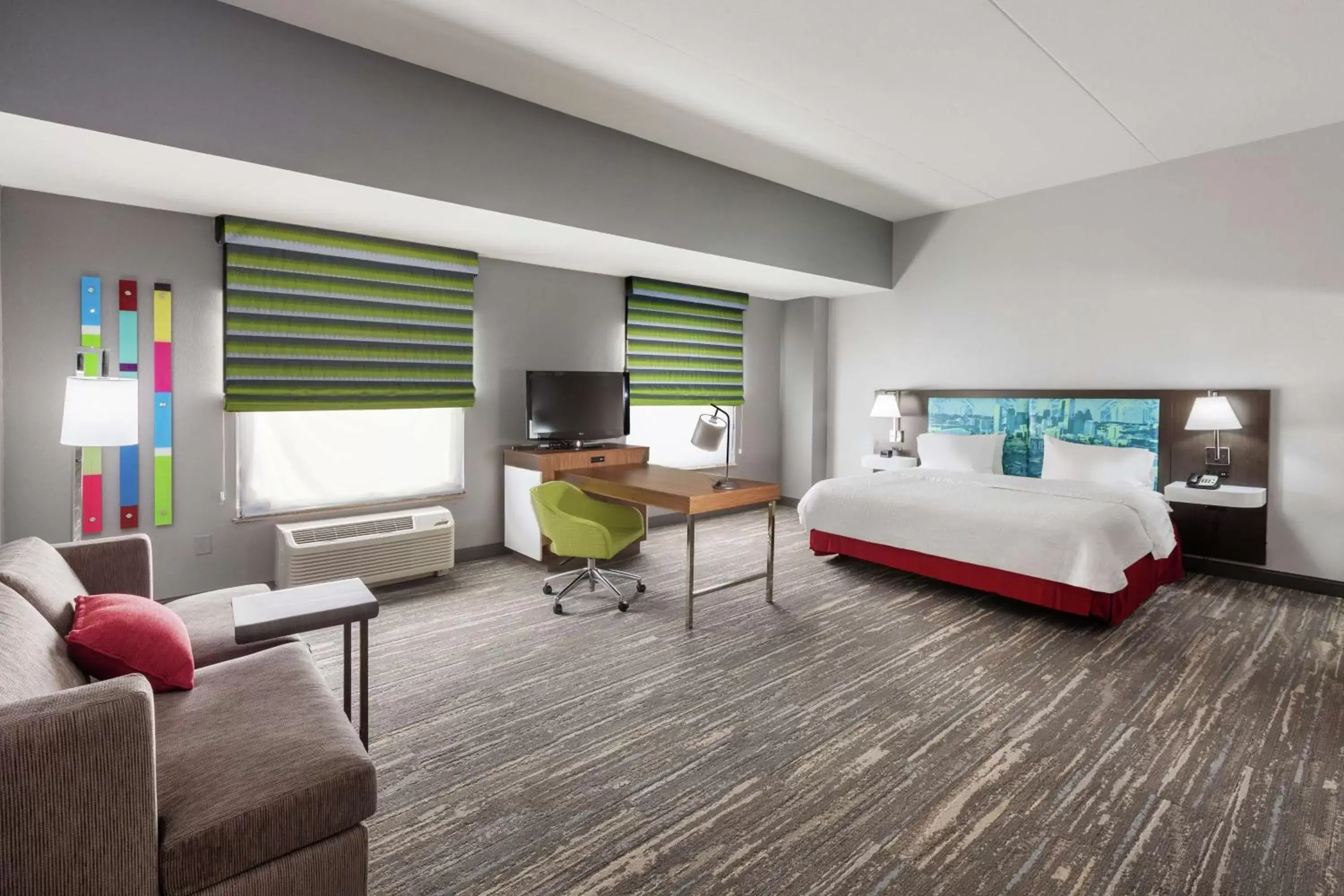 Bedroom, Bed in Hampton Inn & Suites Houston-Bush Intercontinental Airport