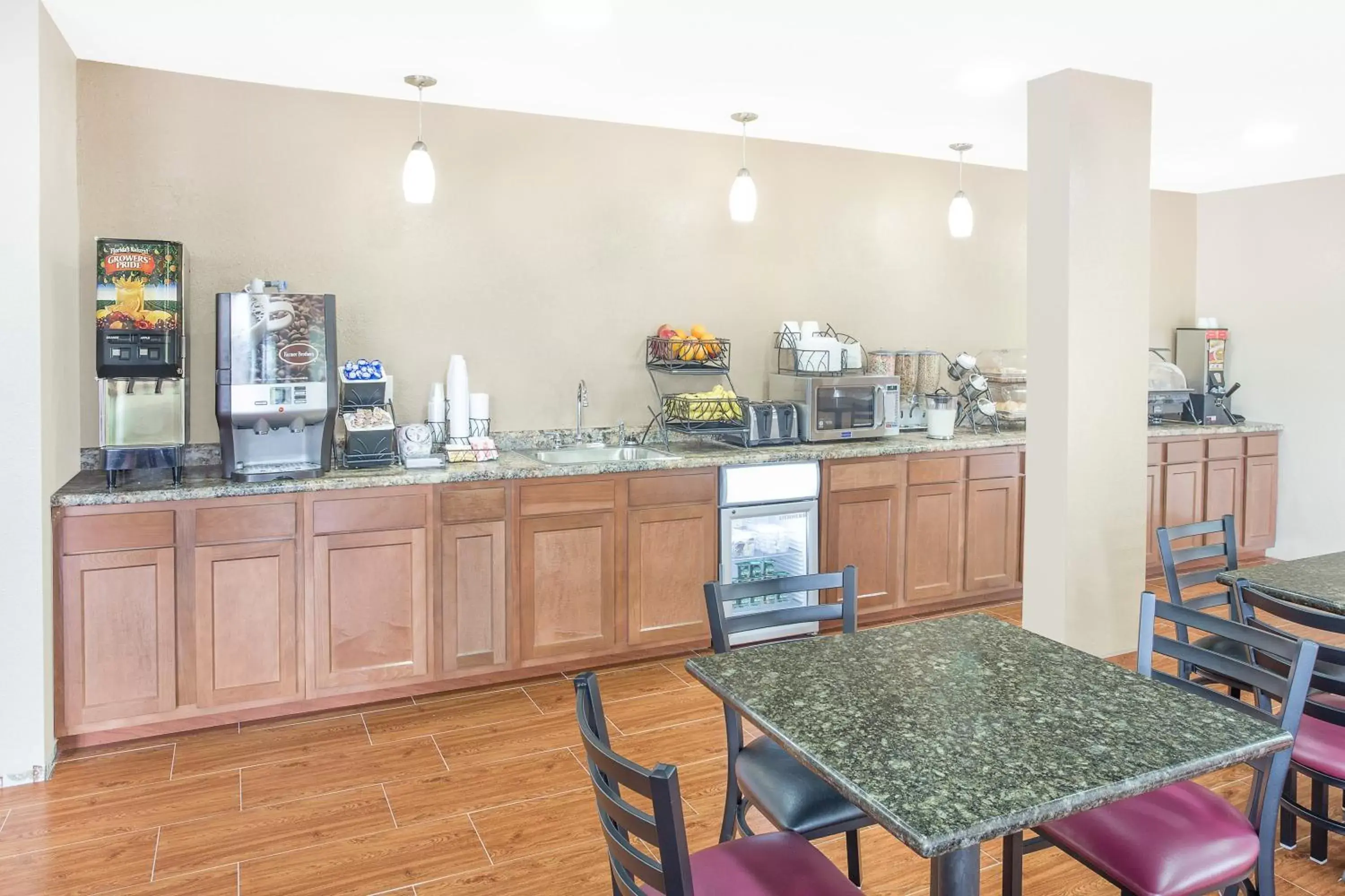 Food in Microtel Inn and Suites by Wyndham Appleton Food in Microtel Inn and Suites by Wyndham Appleton