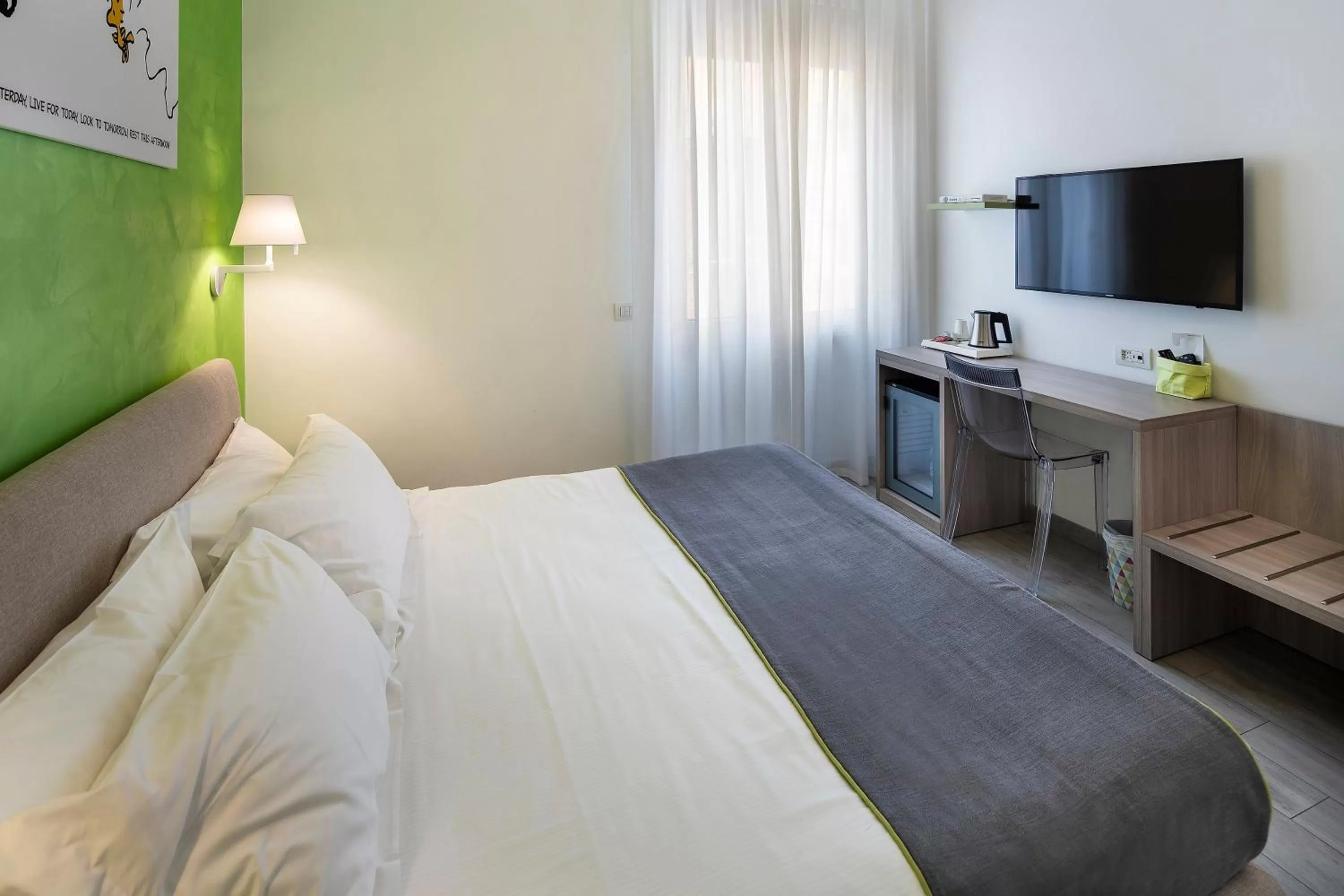 TV and multimedia, Bed in IstayinToledo Luxury Guest House