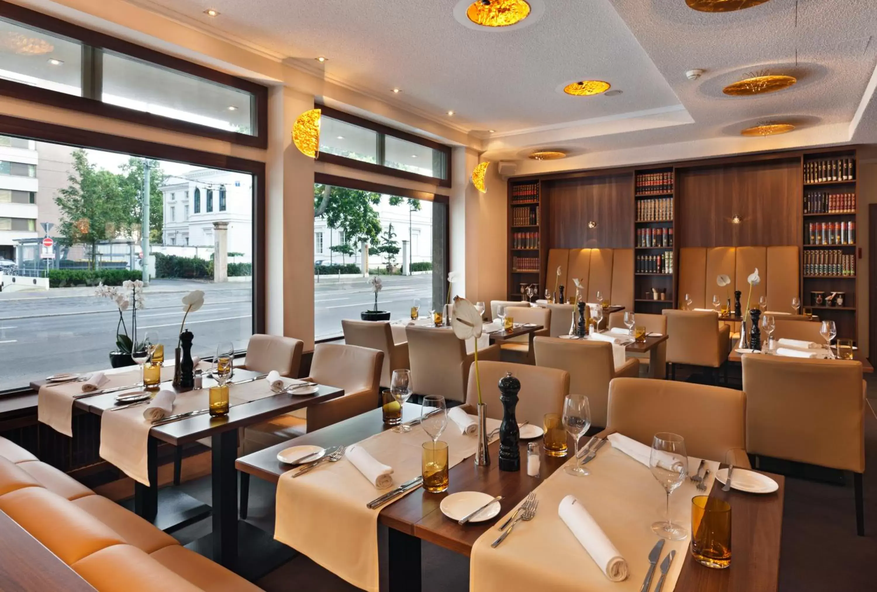 Restaurant/Places to Eat in Flemings Hotel Frankfurt Main-Riverside