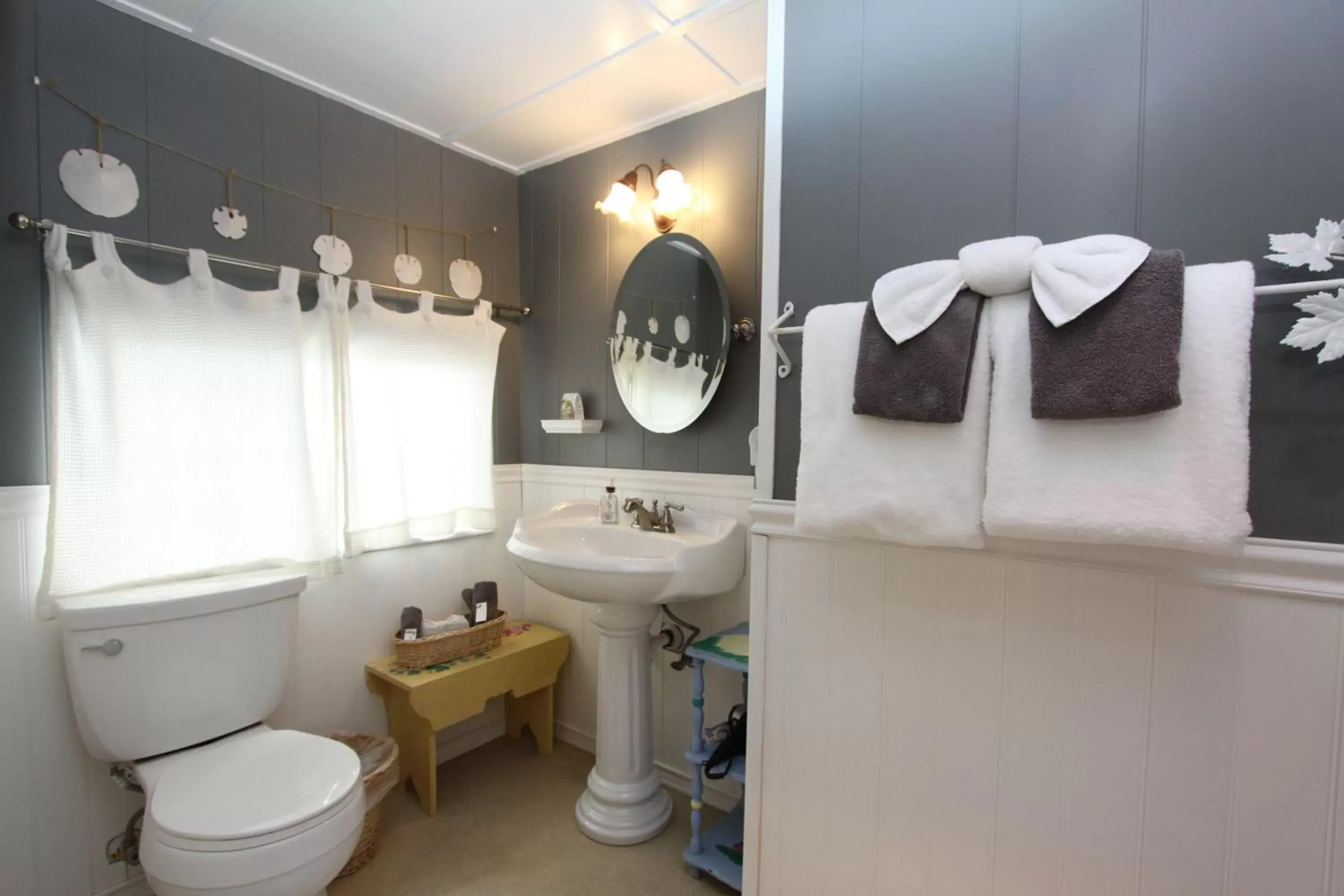 Bathroom in Seagull Inn Bed & Breakfast
