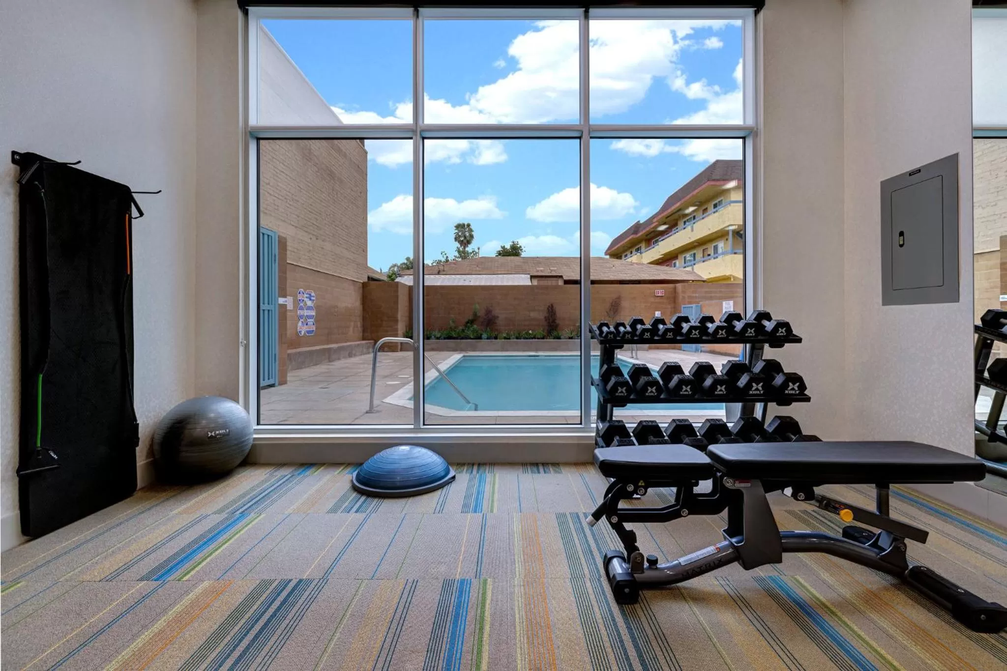 Fitness centre/facilities in Holiday Inn Express & Suites - Glendale Downtown