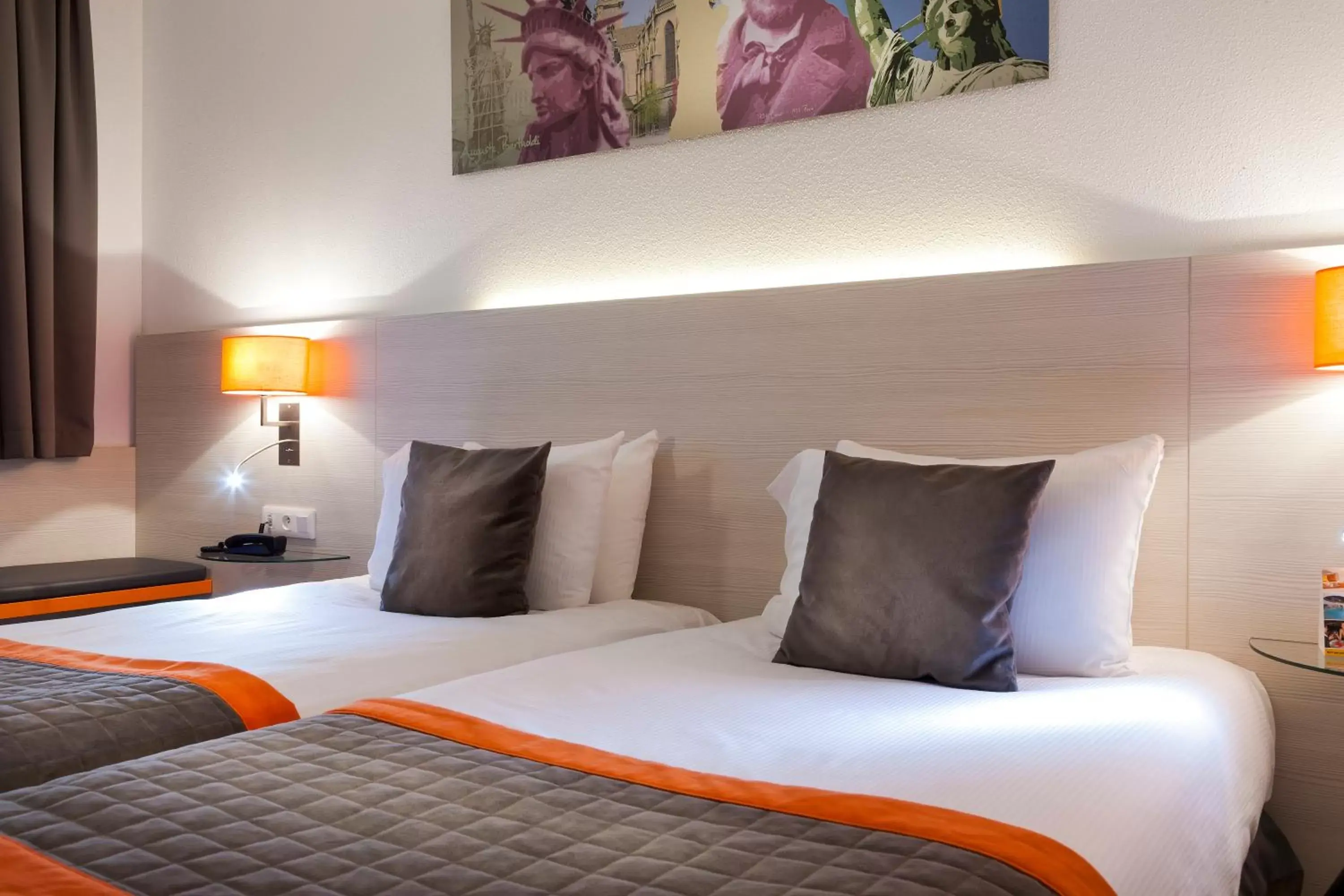 Bed in Comfort Hotel Expo Colmar