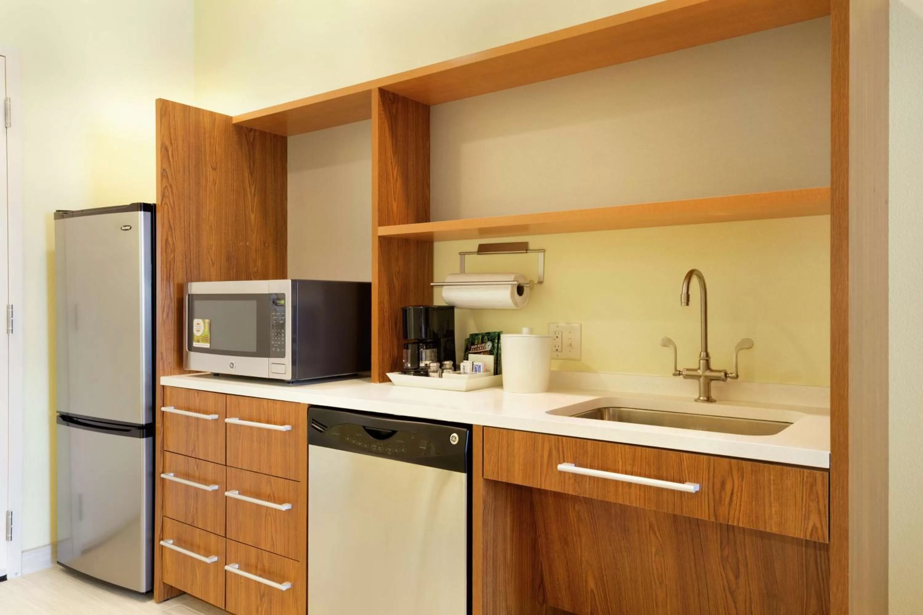 Kitchen or kitchenette in Home2 Suites by Hilton Minneapolis Bloomington