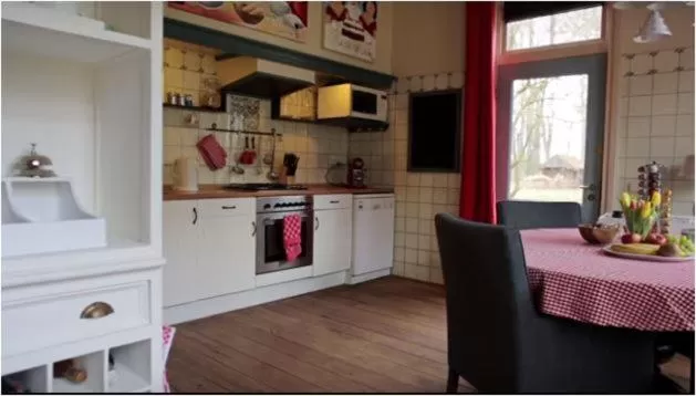 Kitchen/Kitchenette in B&B en SPA Landgoed Matanze