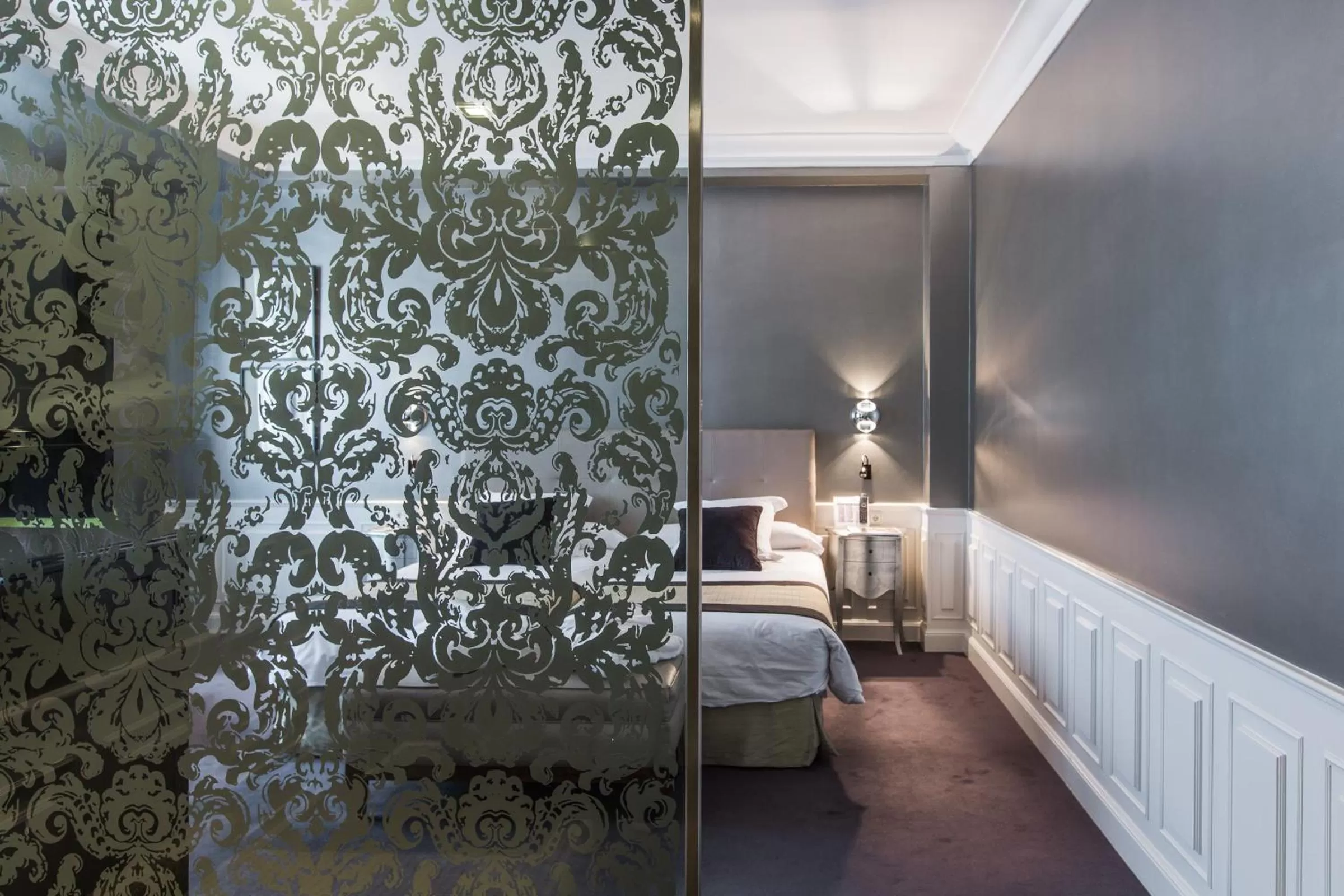 Decorative detail, Bed in Hotel Carlton