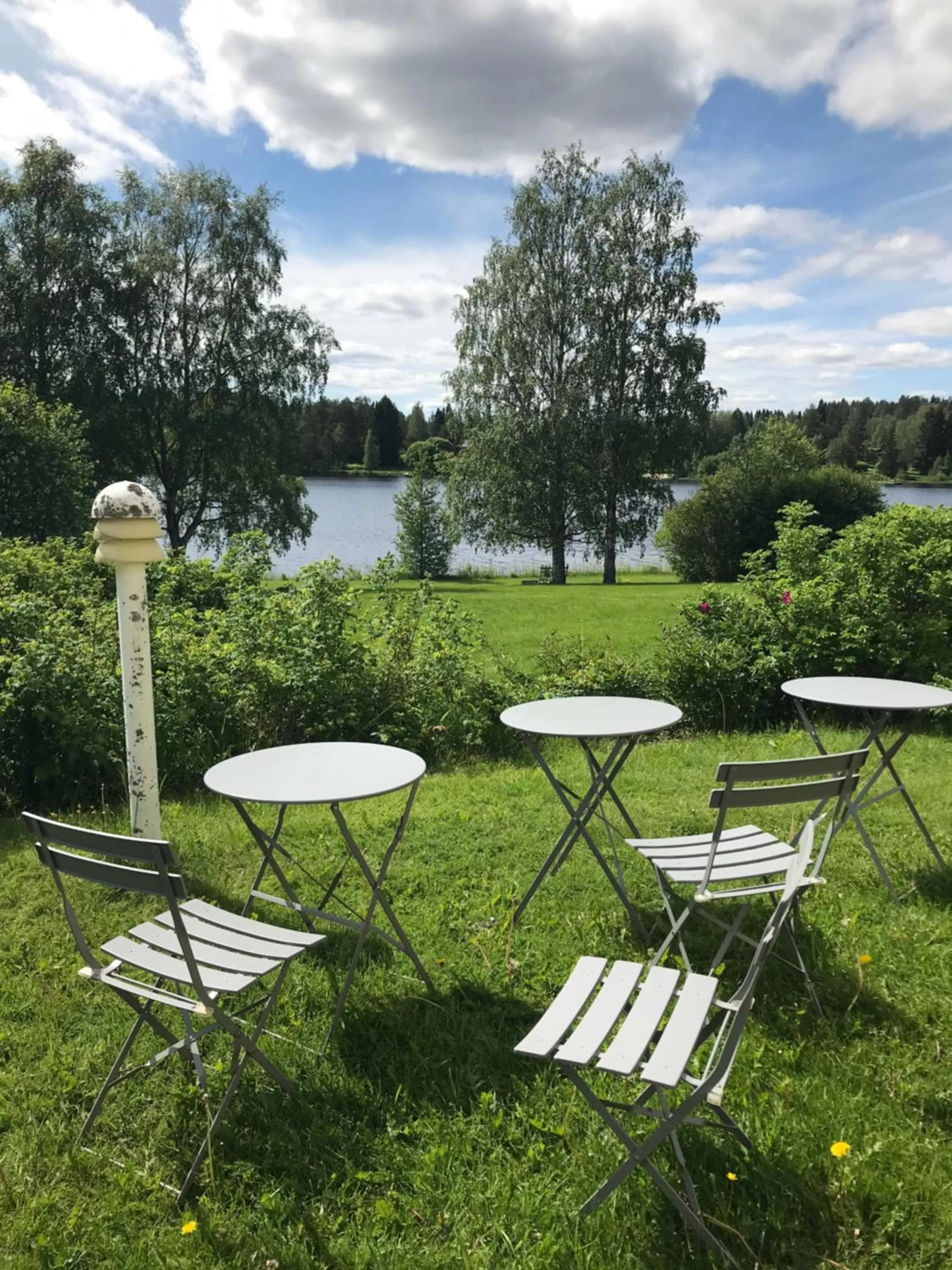 Garden view in Vanha pappila Hetki Oy