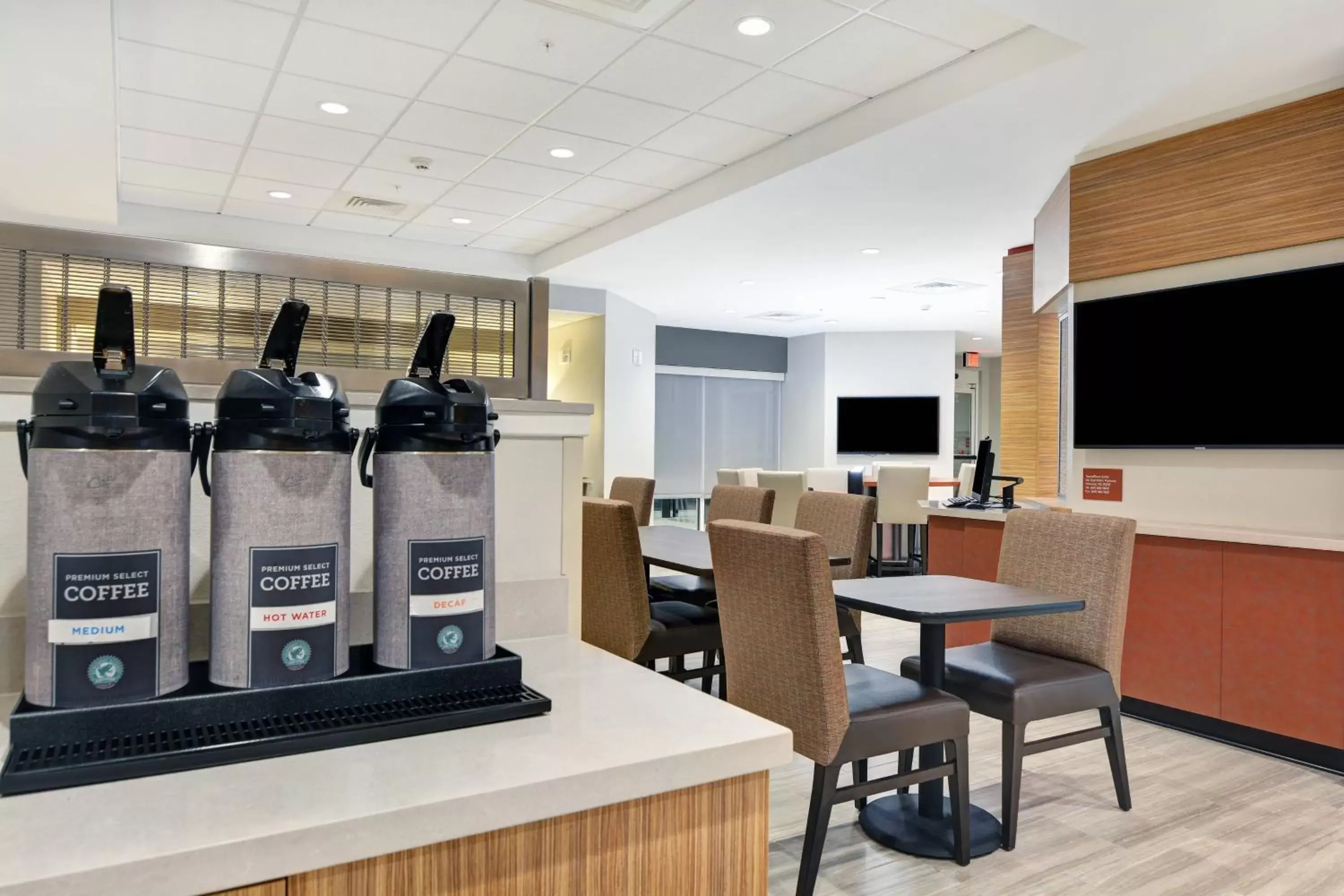 Restaurant/places to eat in TownePlace Suites by Marriott Jackson Airport/Flowood