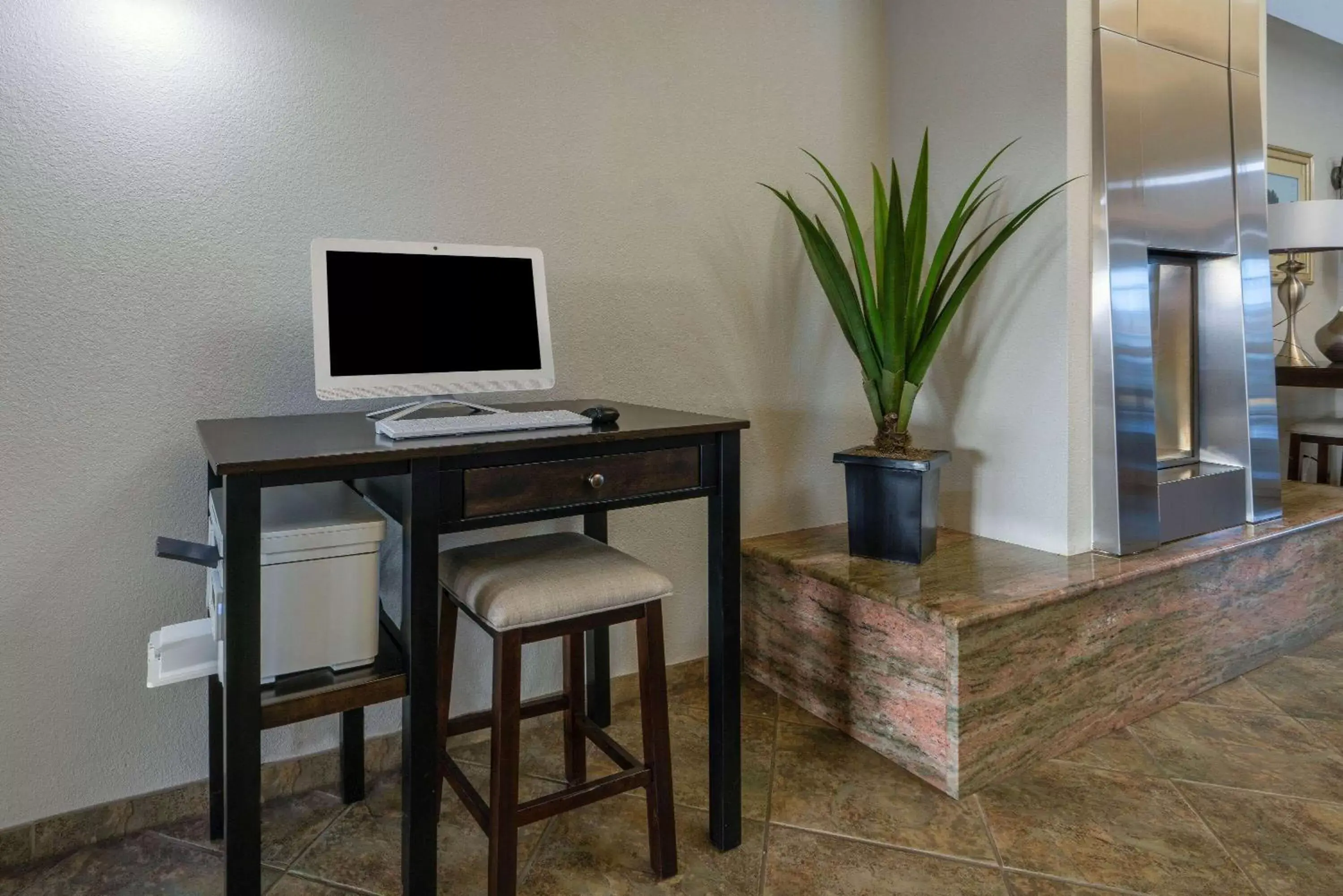 Business facilities, TV/Entertainment Center in La Quinta by Wyndham Loveland