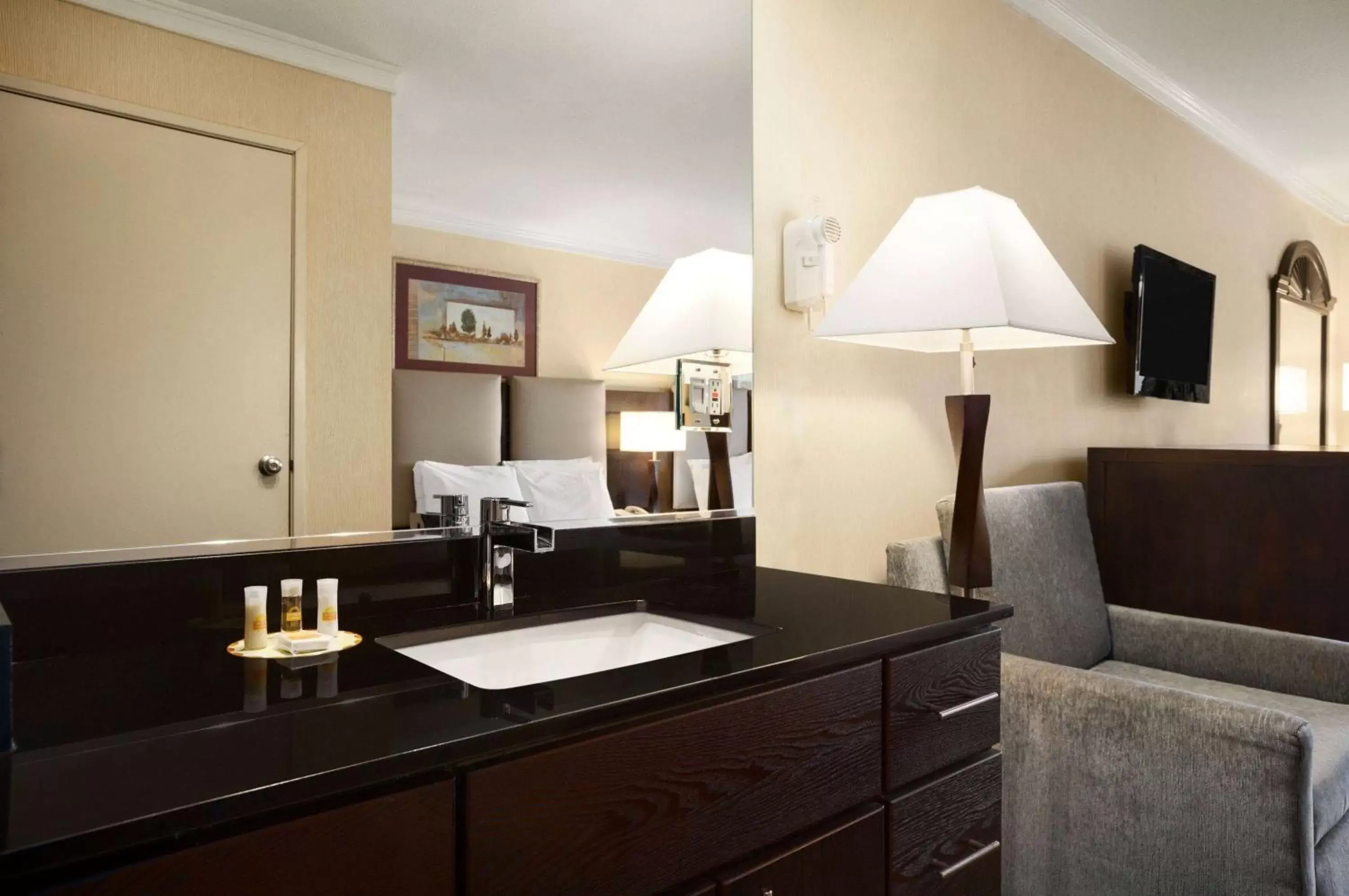 Photo of the whole room, Bathroom in Days Inn by Wyndham Concord