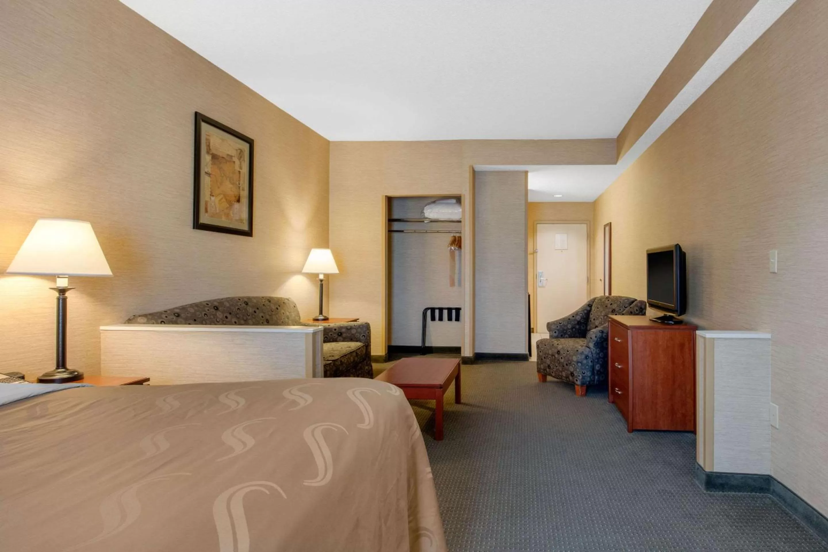 Photo of the whole room, Bed in Quality Inn & Suites Benton - Draffenville