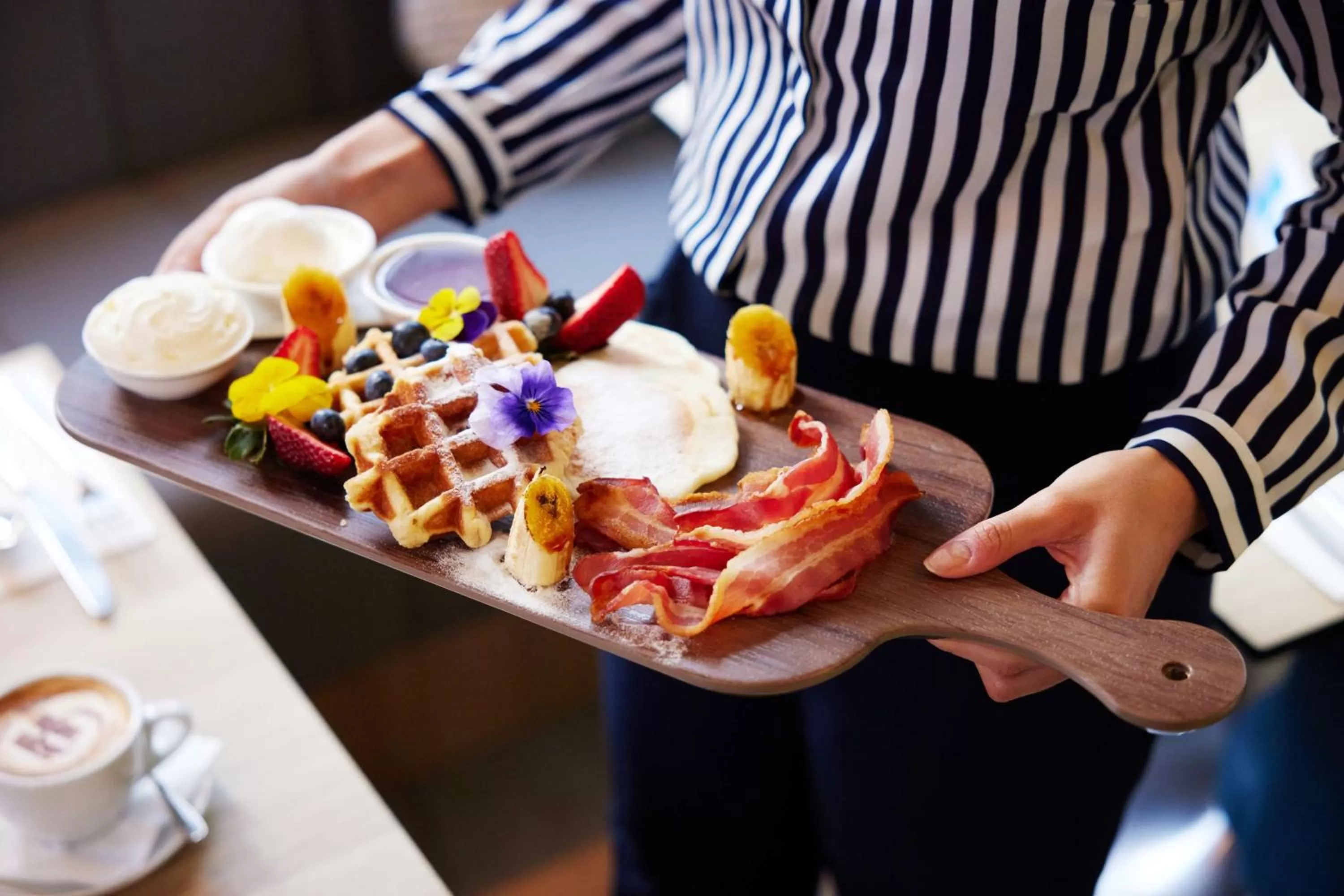 Restaurant/places to eat in Hilton Surfers Paradise Hotel & Residences