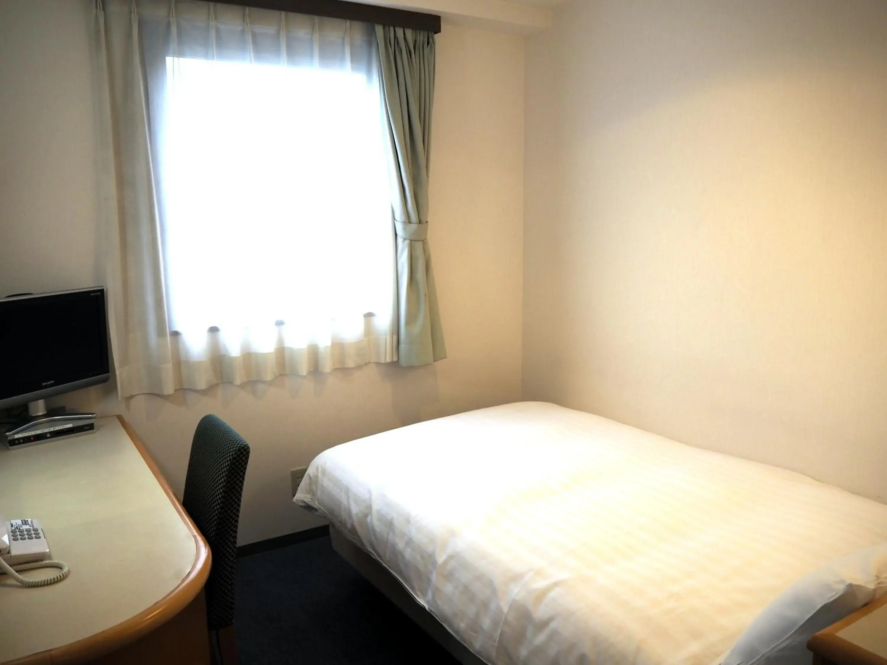 Small Double Room - Smoking in Hotel Green Mark