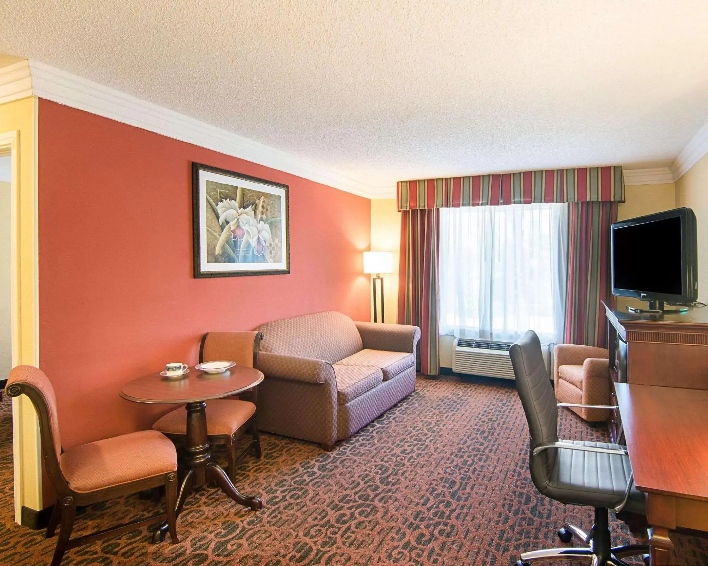 Photo of the whole room, Seating Area in Comfort Inn & Suites Houston West-Katy