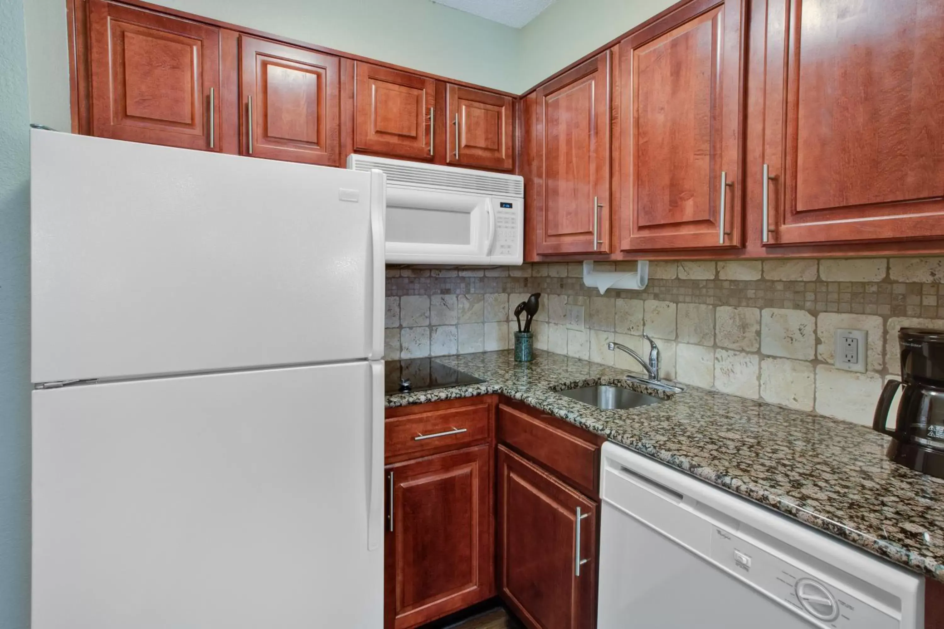 Photo of the whole room, Kitchen/Kitchenette in Staybridge Suites Louisville - East, an IHG Hotel