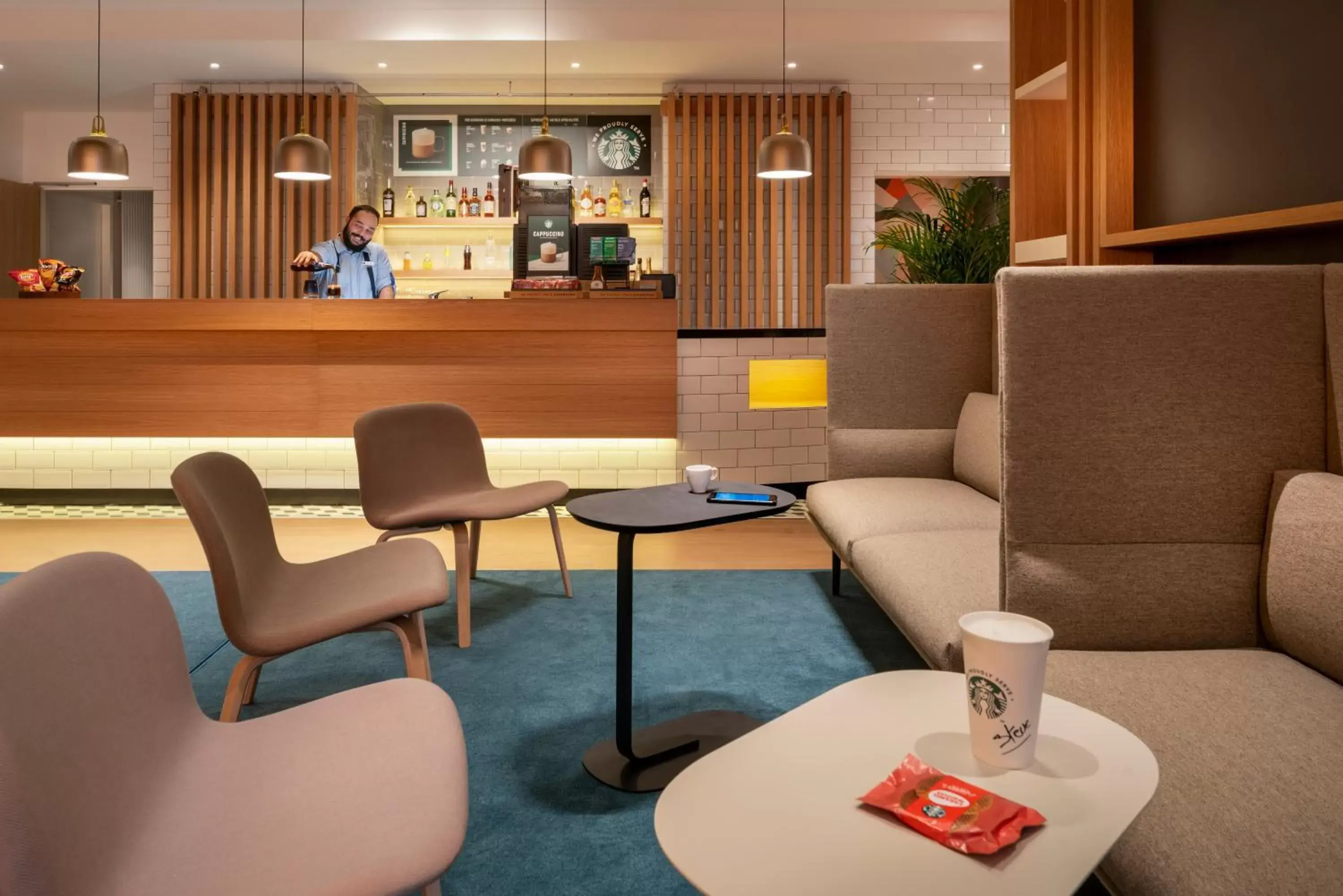 Lounge or bar, Lobby/Reception in Holiday Inn Express - Marne-la-Vallée Val d'Europe, an IHG Hotel