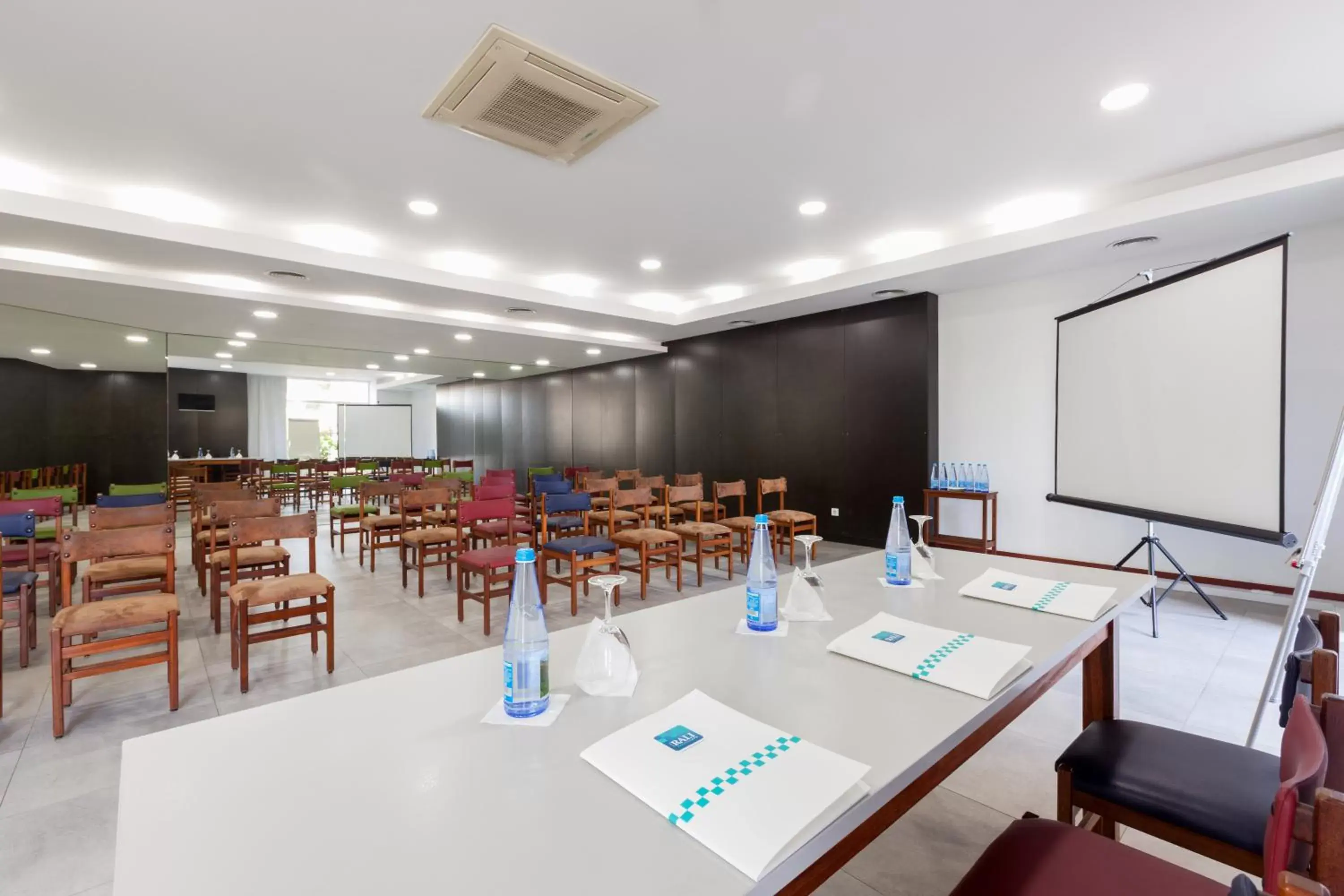 Meeting/conference room in Hotel Rali Viana
