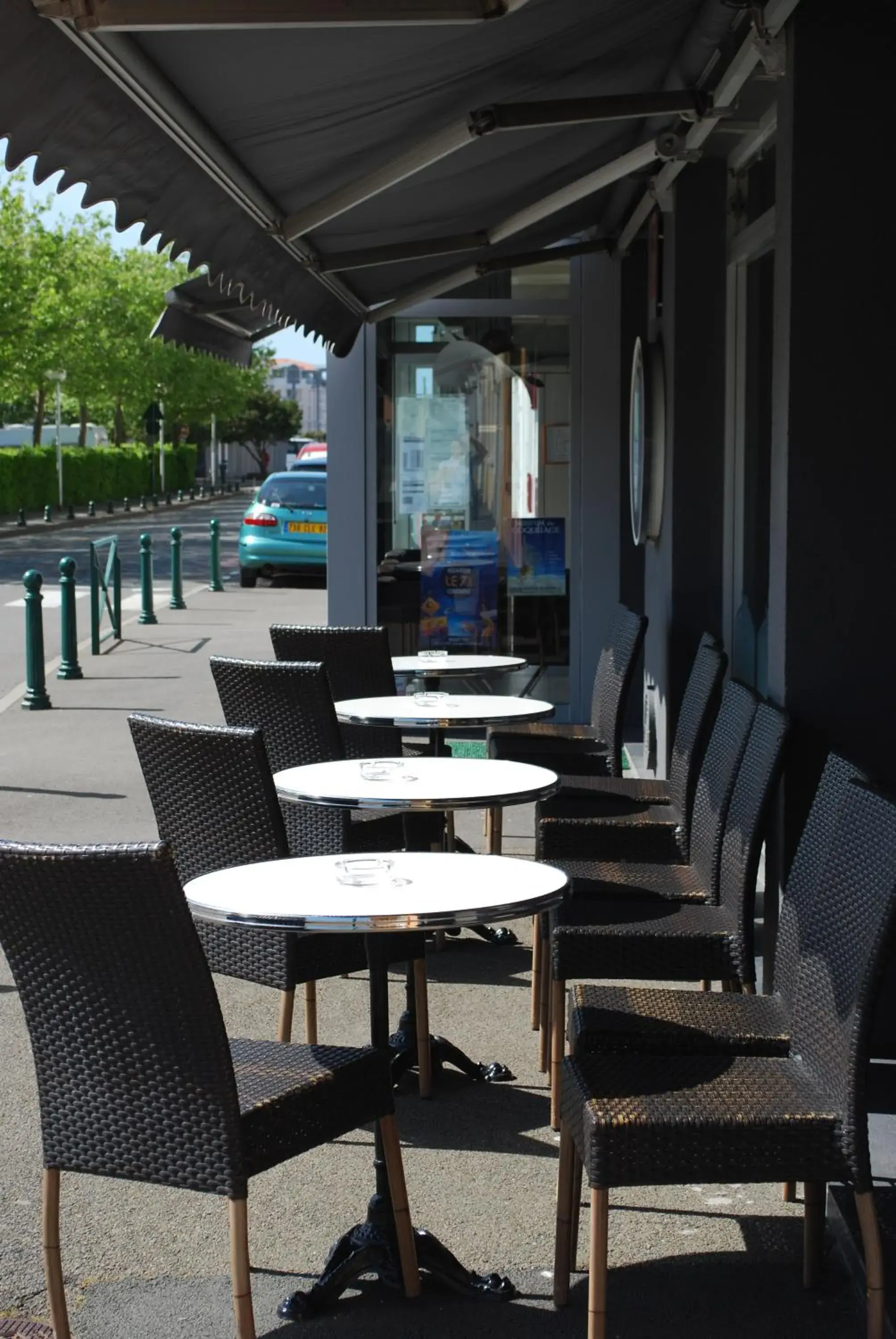 Patio, Restaurant/Places to Eat in Cit'Hotel Le Chêne Vert