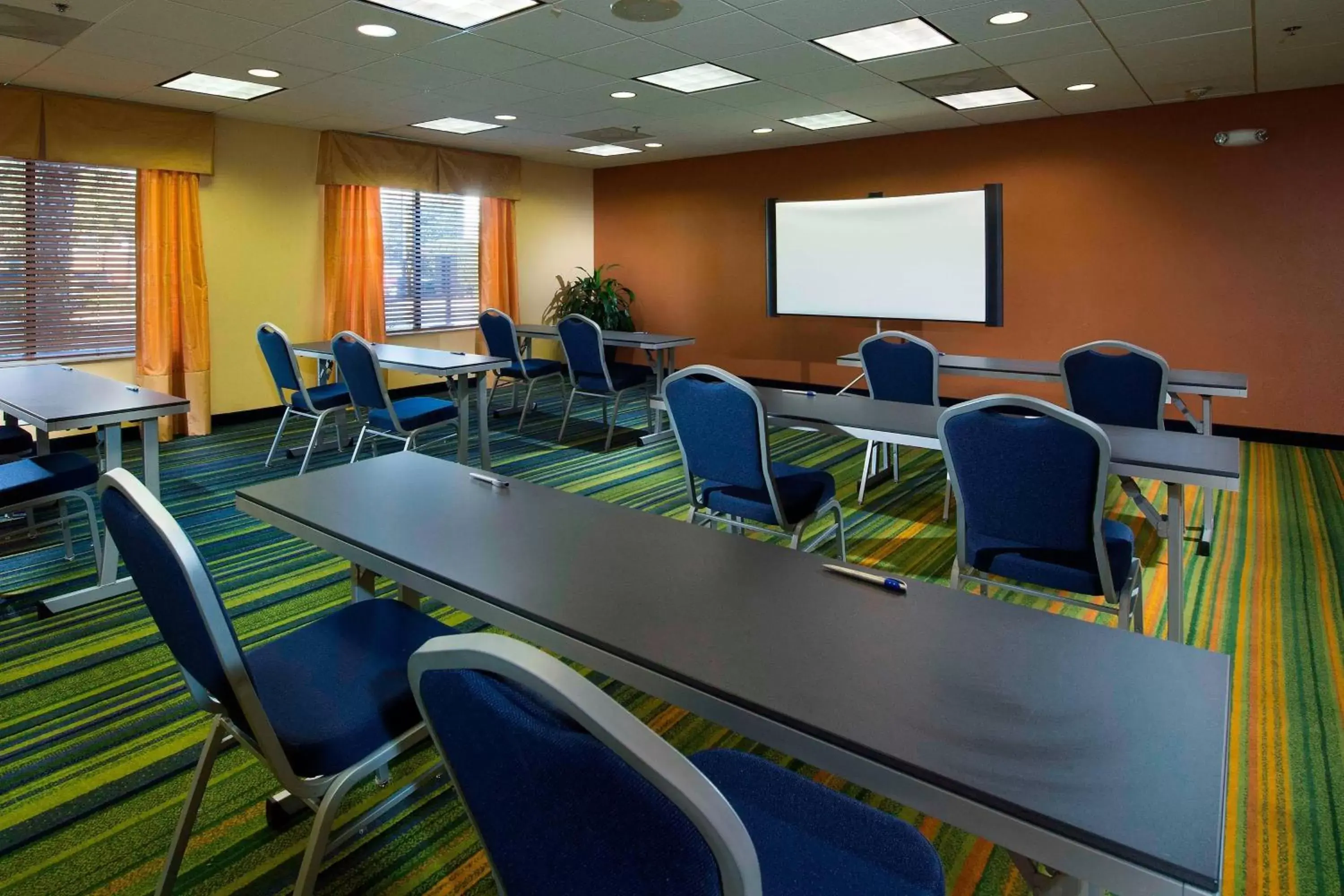 Meeting/conference room in Fairfield Inn & Suites by Marriott Charleston Airport/Convention Center