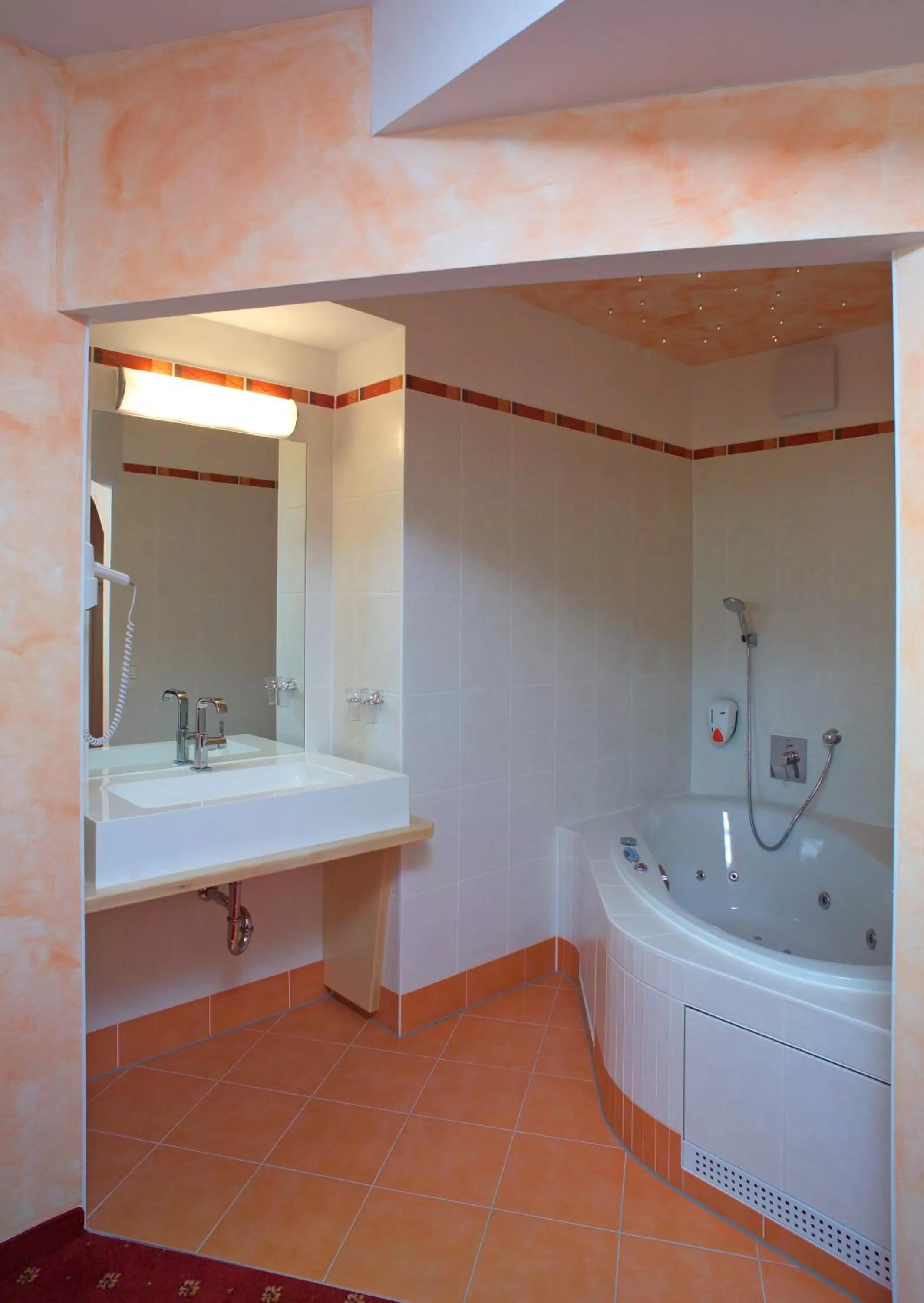 Bathroom in Hotel Restaurant Wallner I contactless check-in