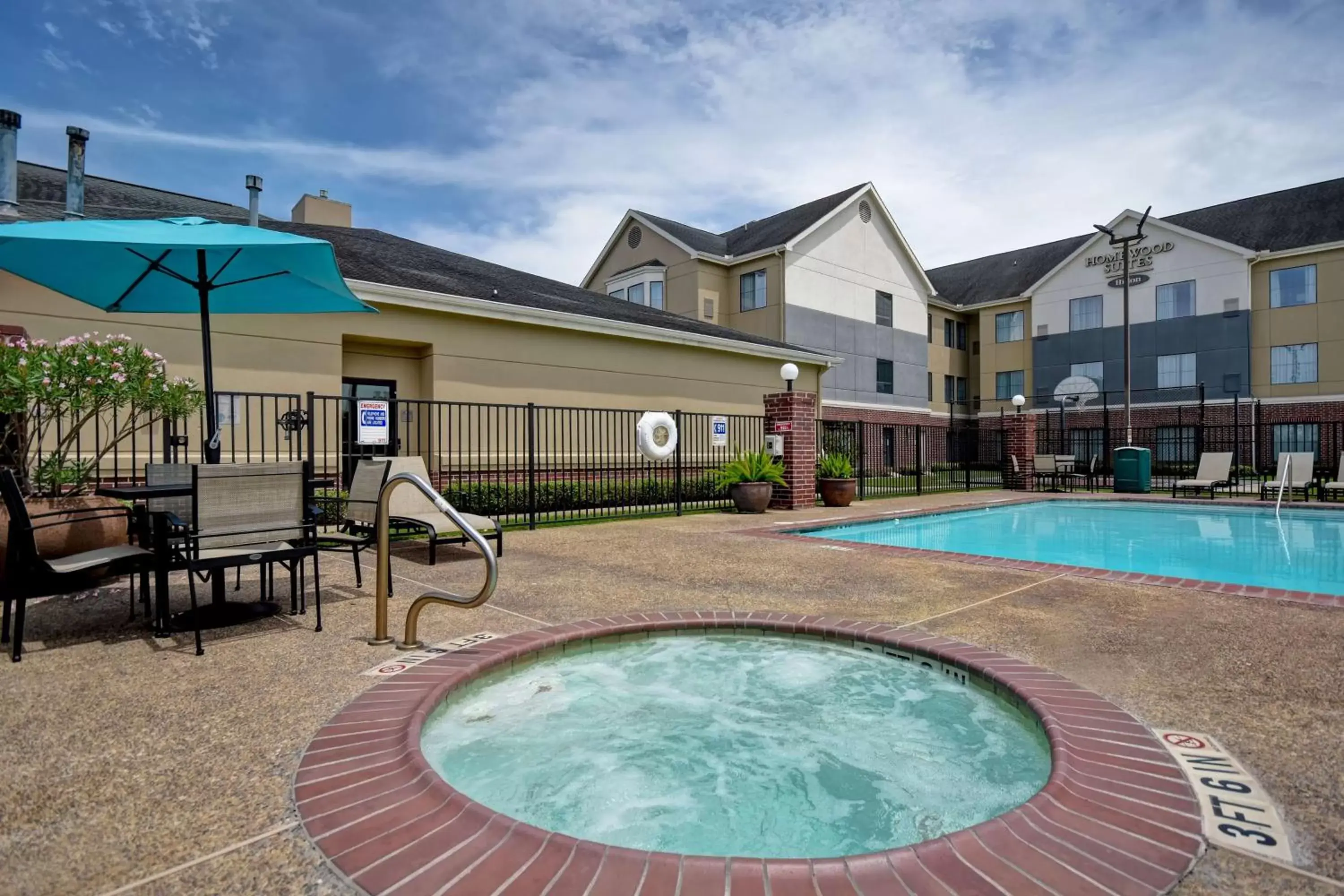 Property Building in Homewood Suites By Hilton HOU Intercontinental Airport