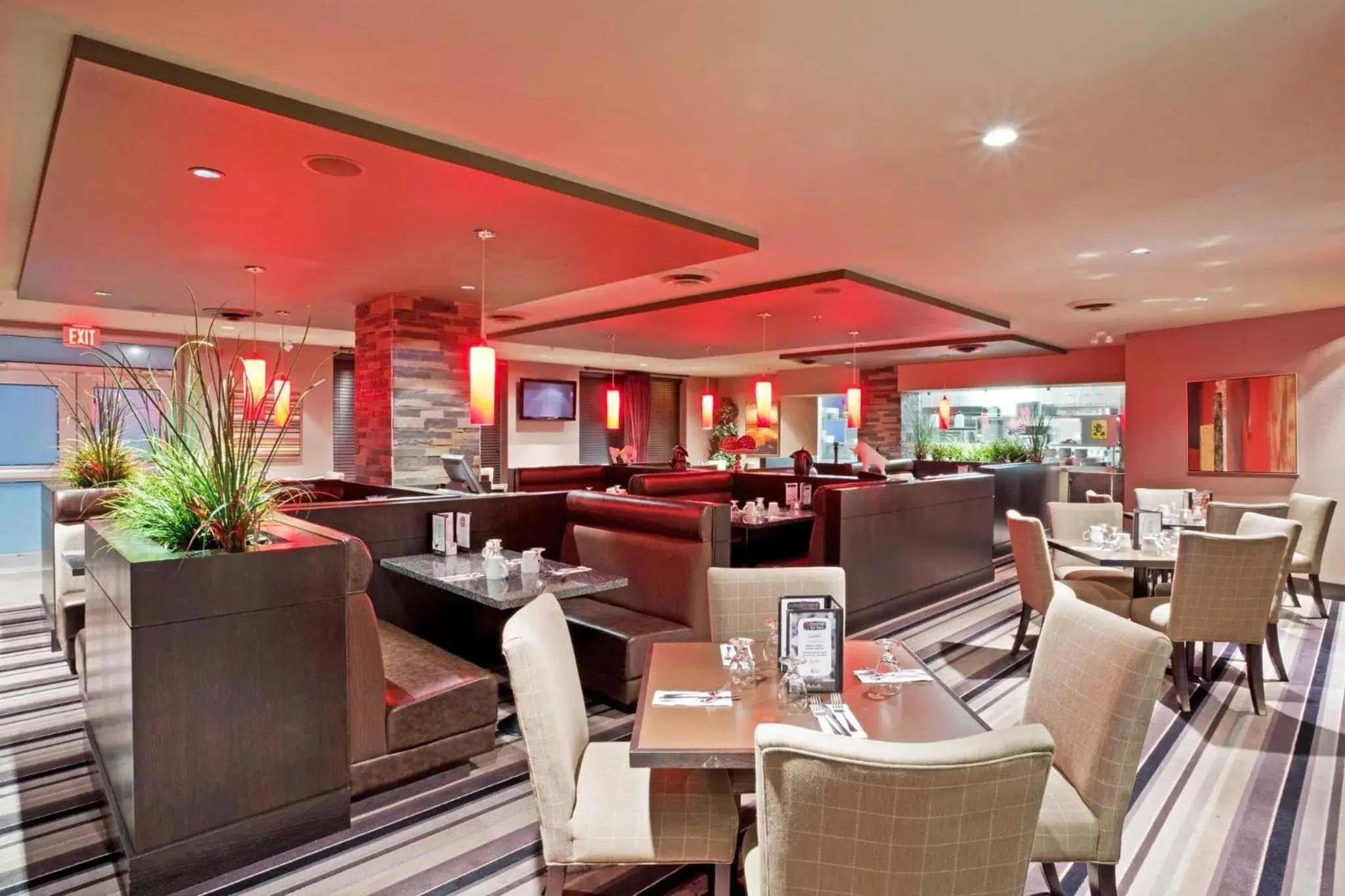 Restaurant/Places to Eat in Holiday Inn Hotel & Suites Surrey East - Cloverdale, an IHG Hotel