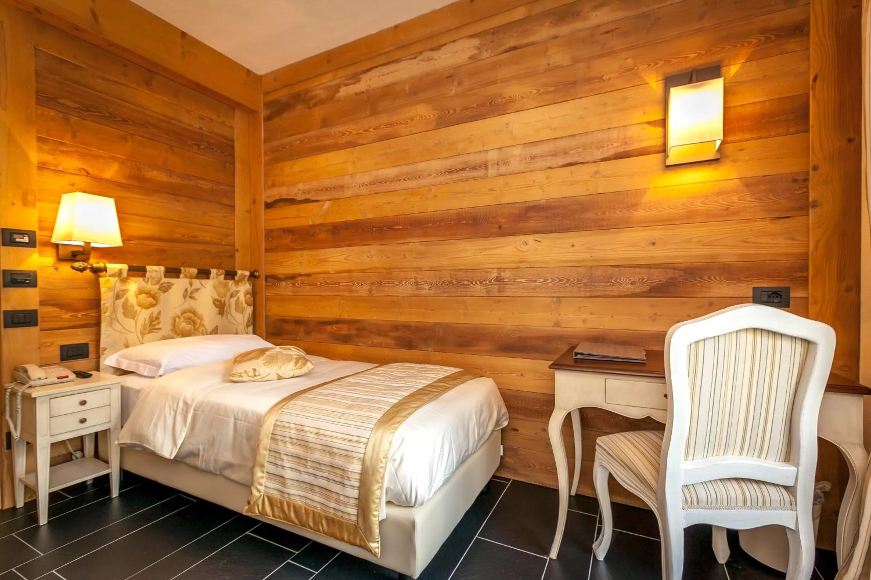 Bedroom in Hotel Lo Scoiattolo