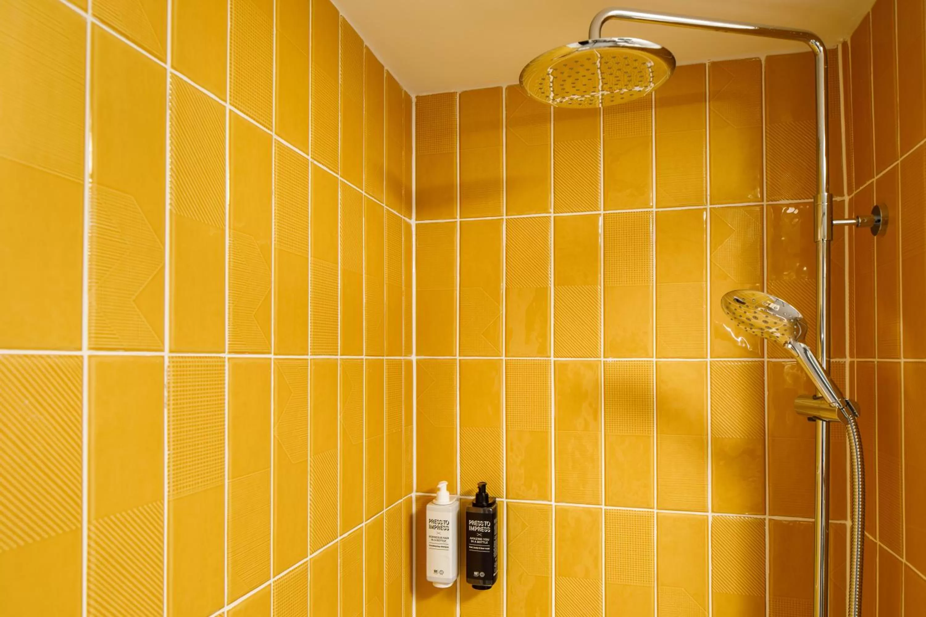 Shower in ibis Styles Birmingham Centre