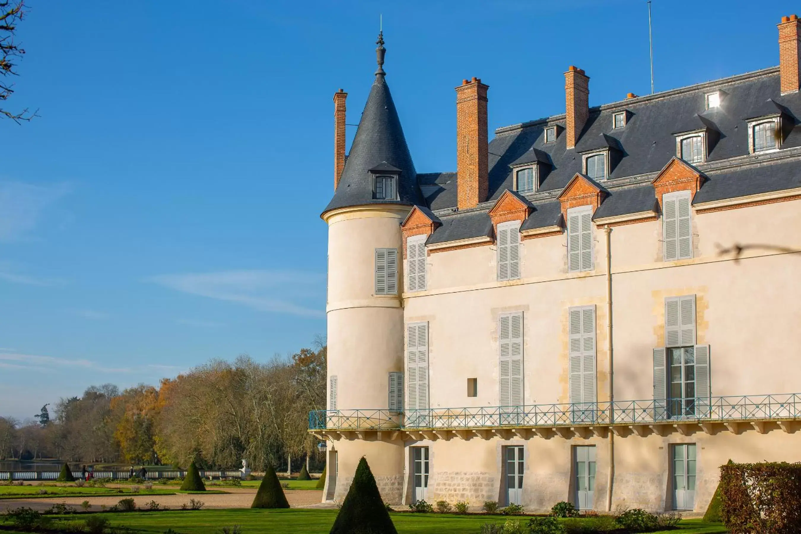 Nearby landmark, Property Building in Mercure Rambouillet Relays Du Château