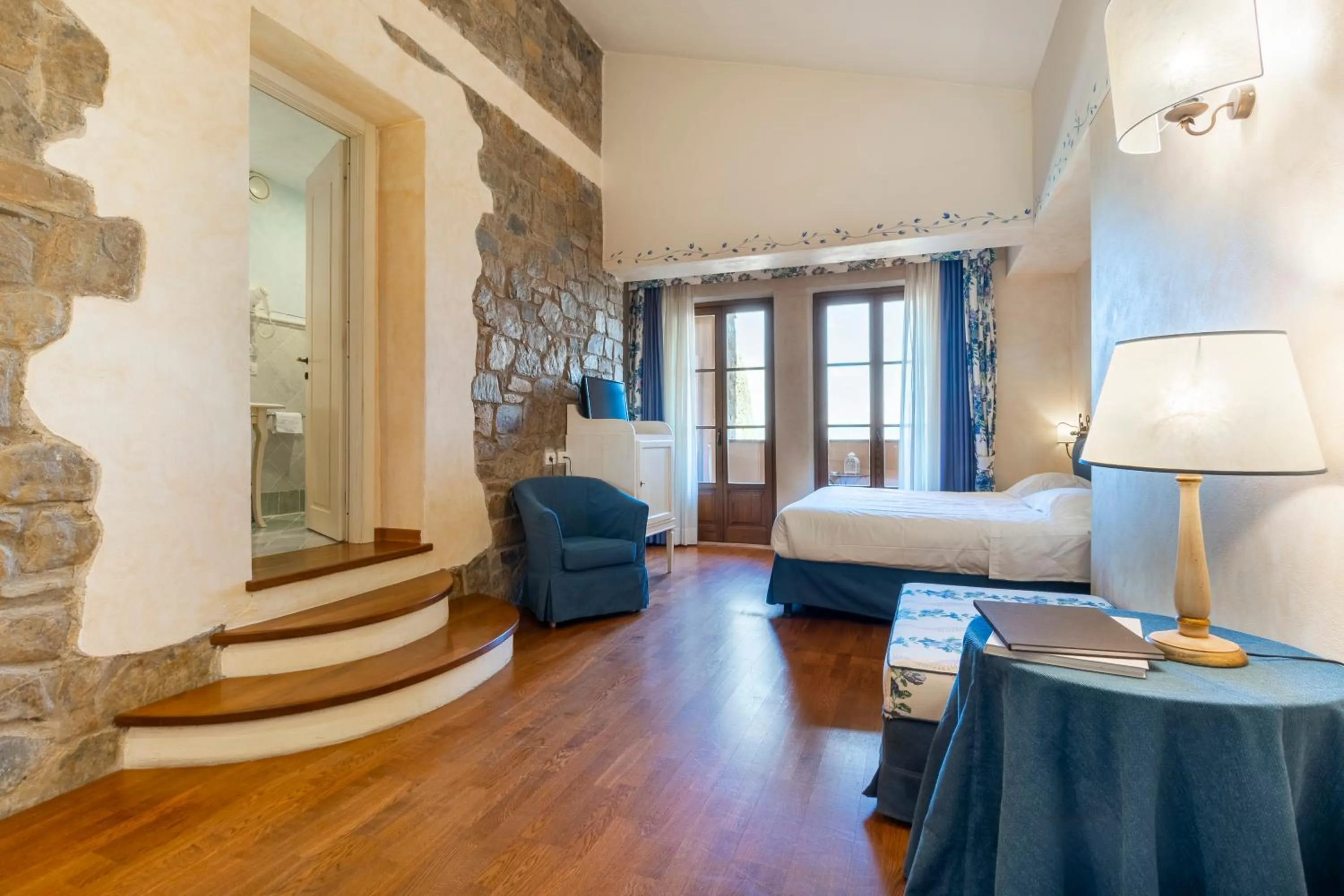 Bed in Hotel Borgo Di Cortefreda - Place of Charme