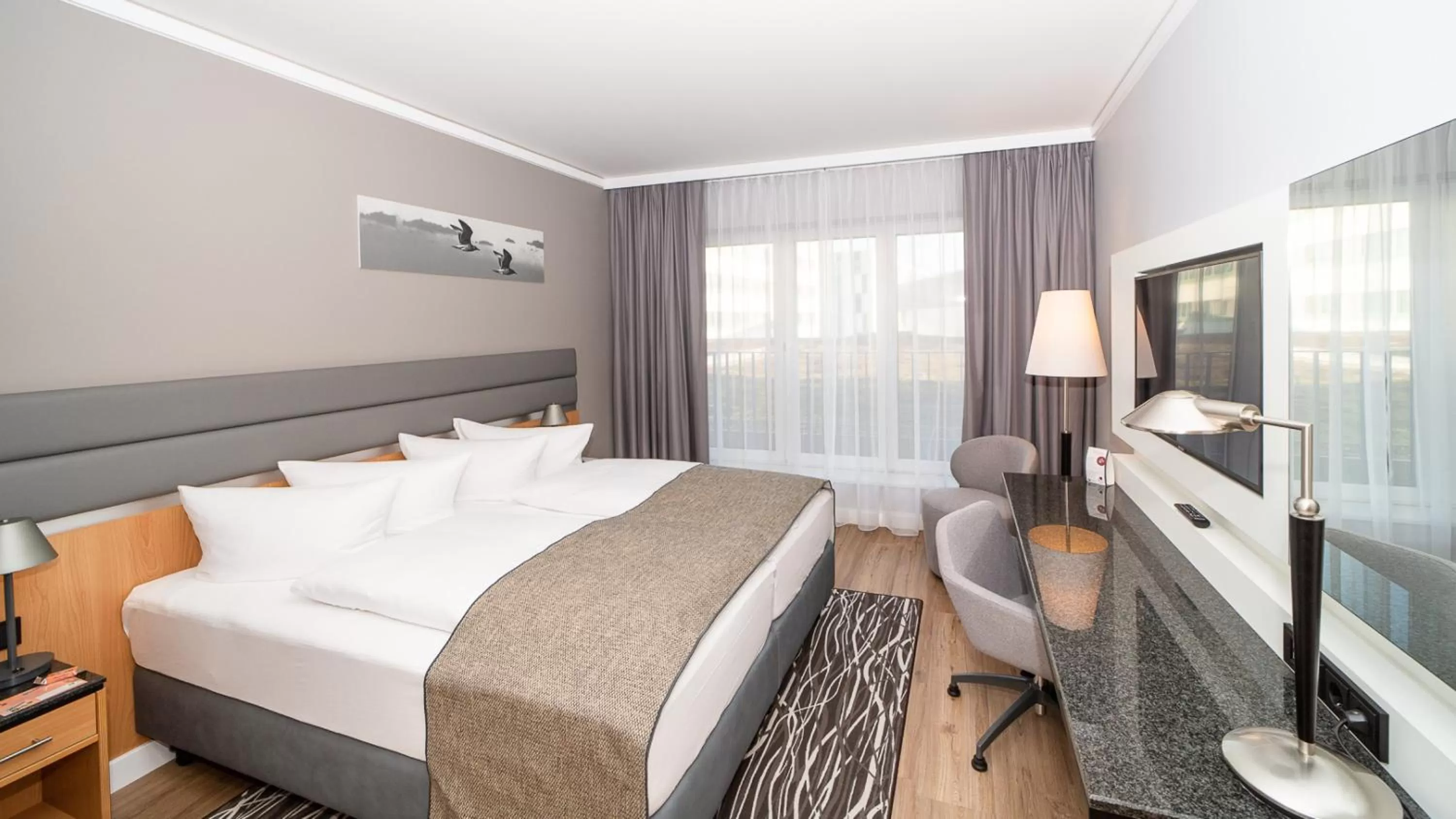 Photo of the whole room, Bed in Holiday Inn Berlin Airport - Conference Centre by IHG