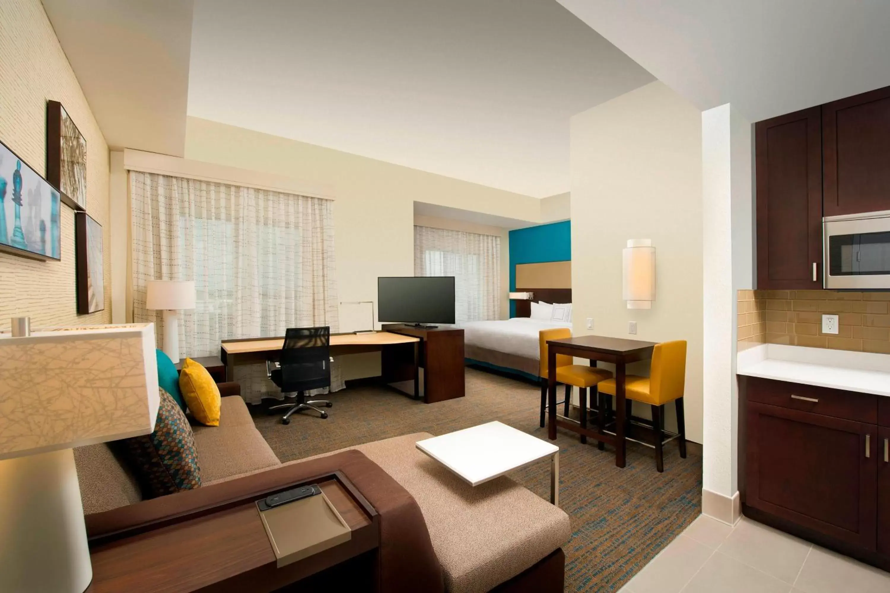 Photo of the whole room, Seating Area in Residence Inn by Marriott Miami Airport West/Doral