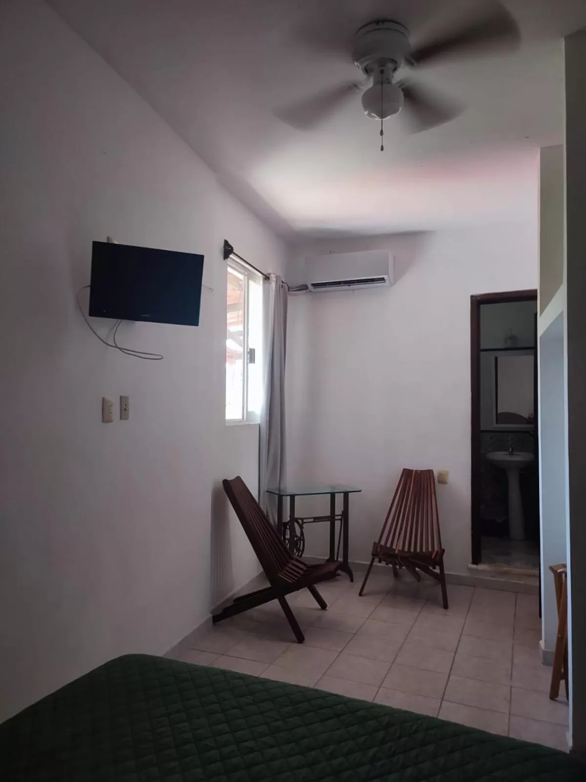 TV and multimedia, TV/Entertainment Center in Hotel Rath