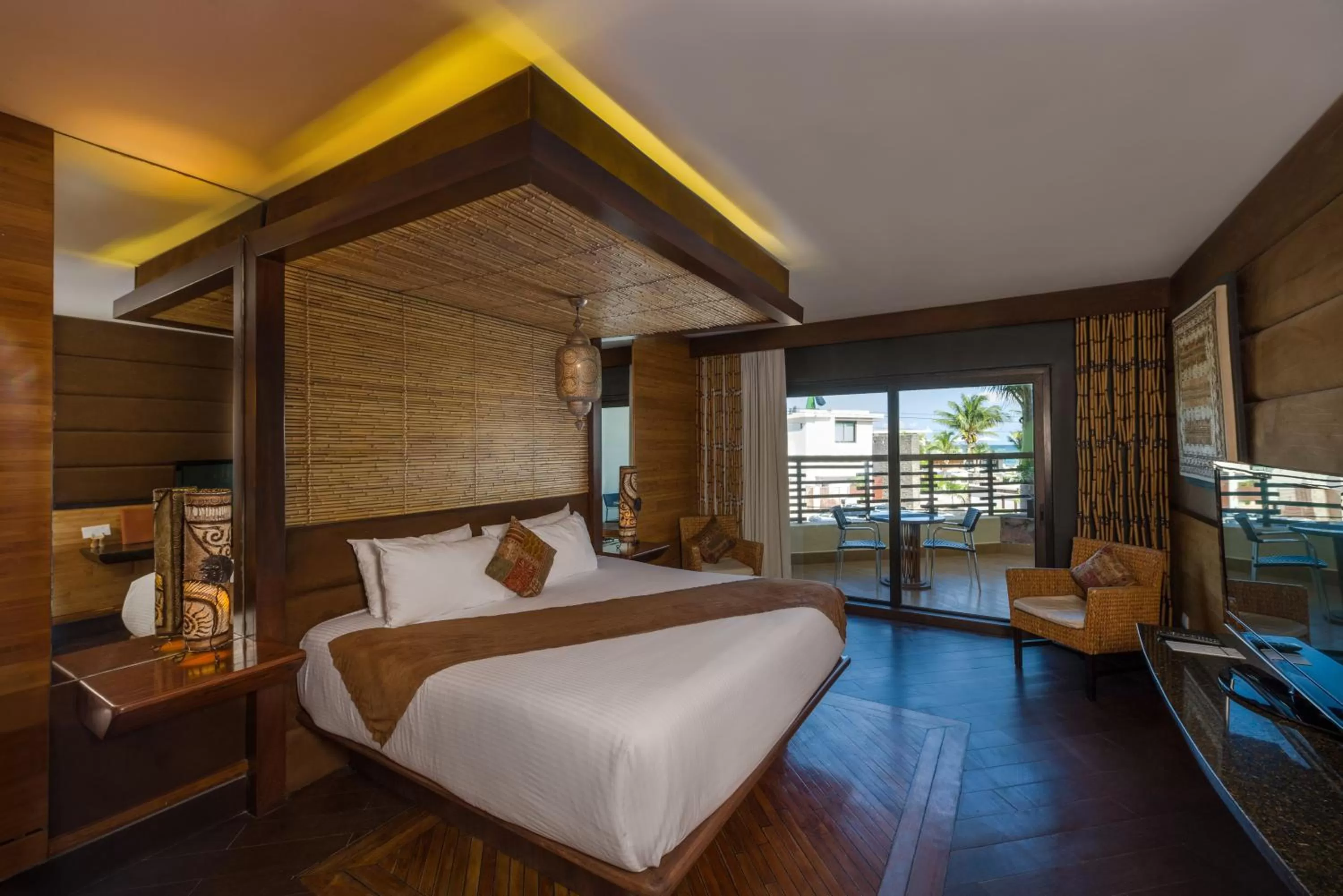 Photo of the whole room, Bed in La Divina by Aldea Thai