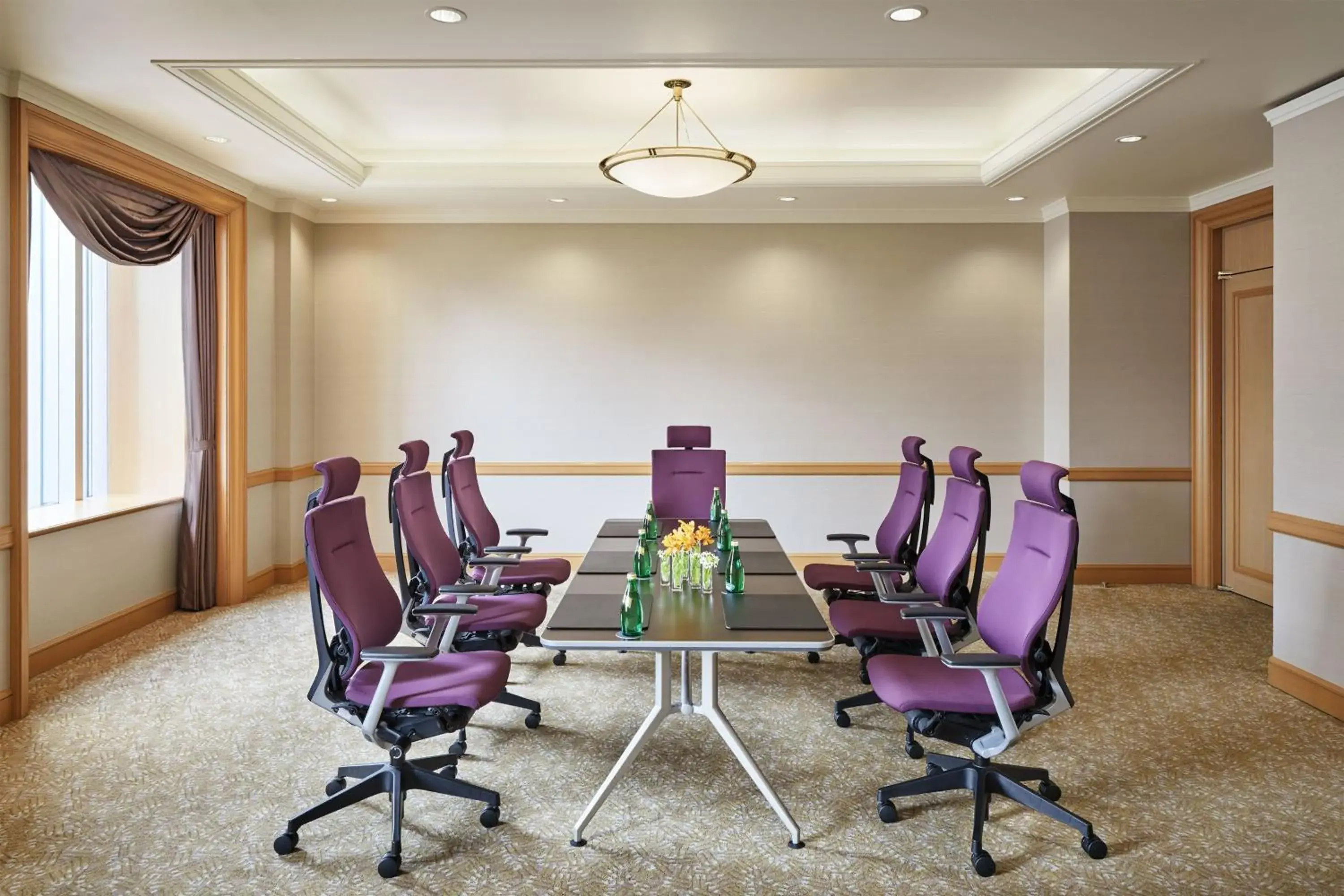 Meeting/conference room in Yokohama Bay Sheraton Hotel and Towers