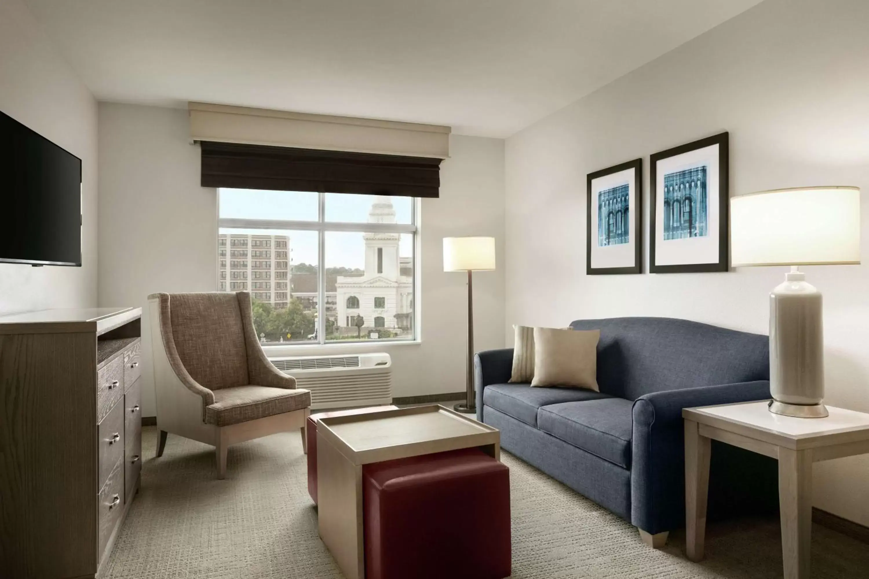 Living room, Seating Area in Homewood Suites By Hilton Worcester