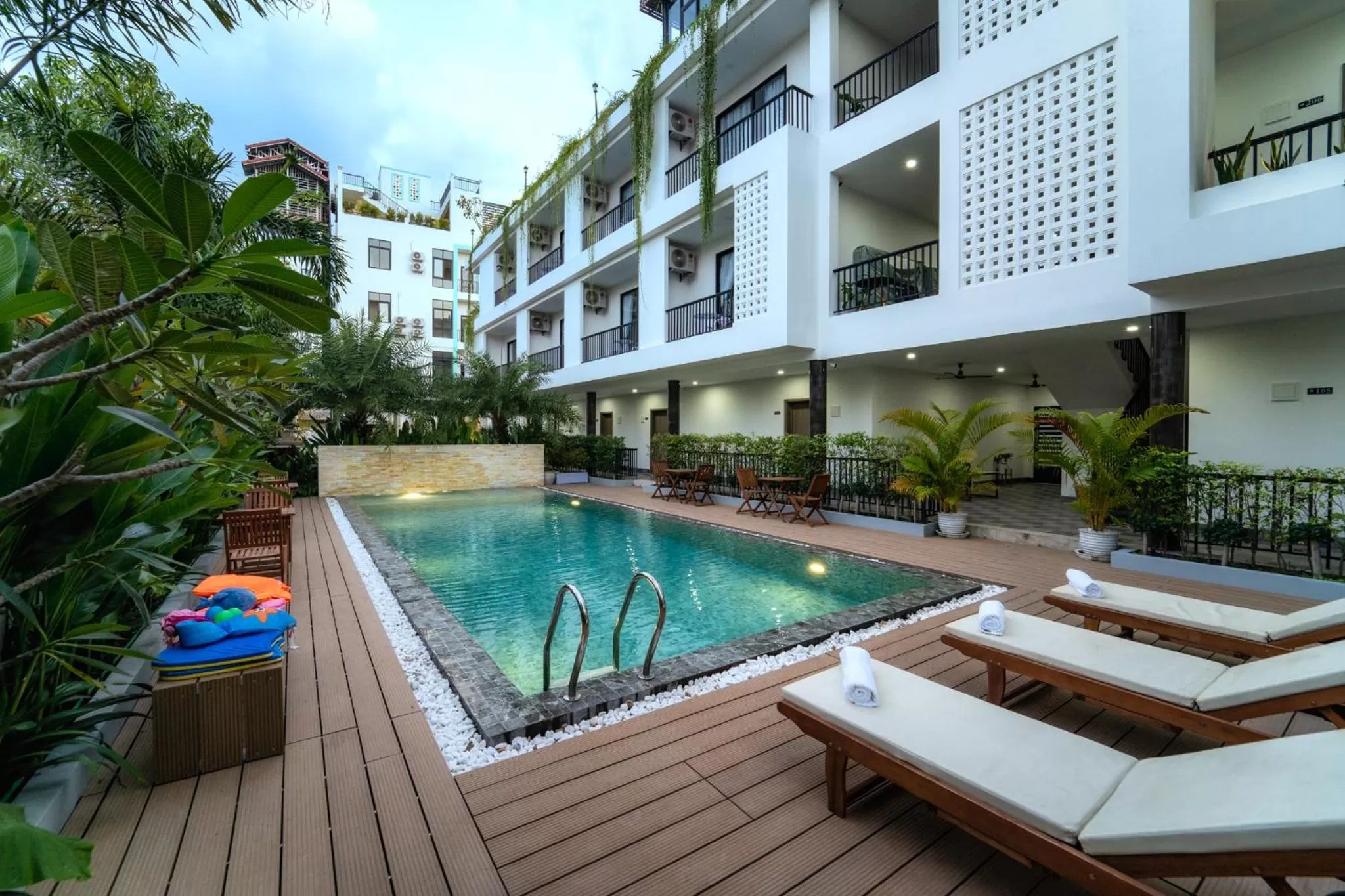 Swimming Pool in Angkor H Villa