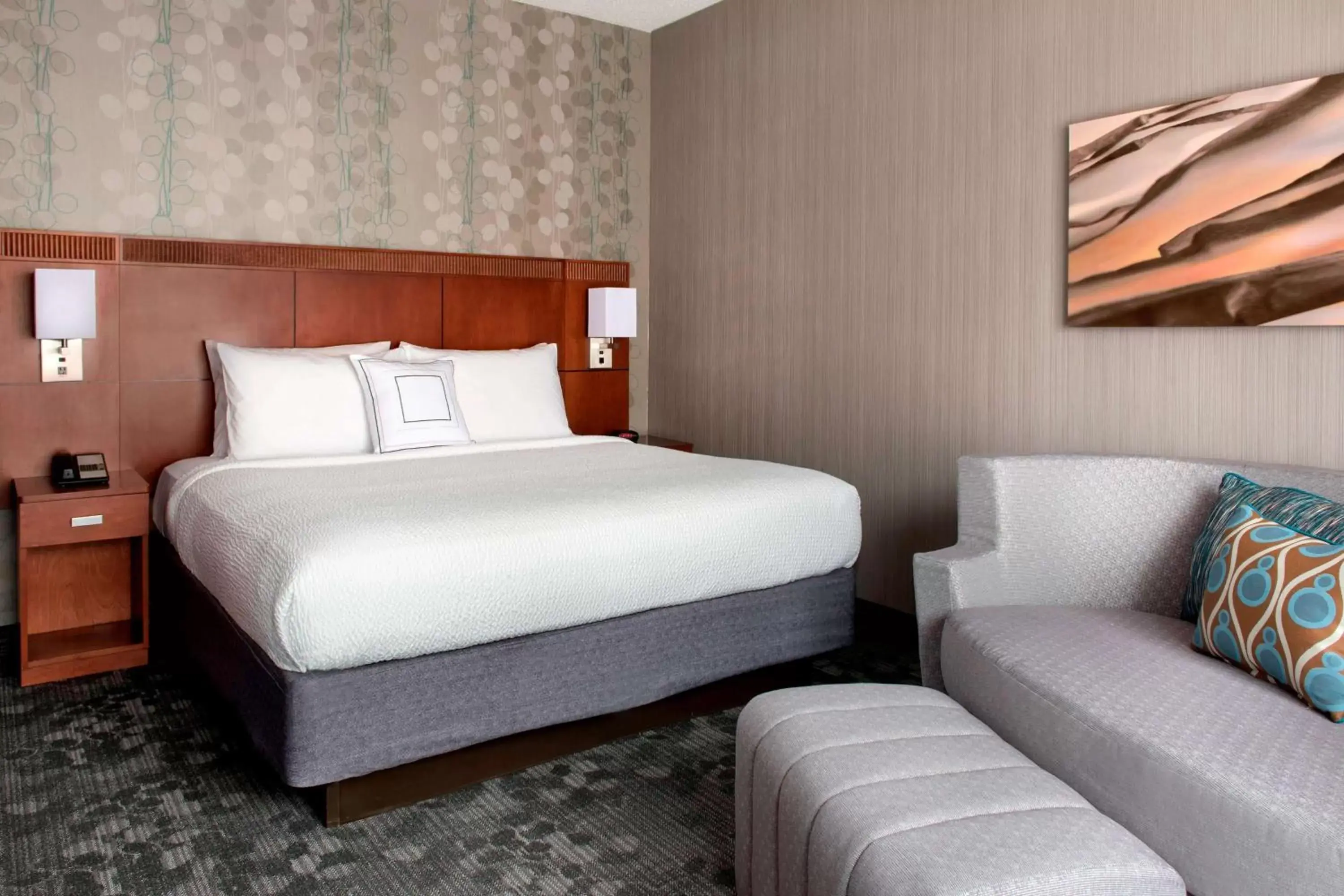 Bedroom, Bed in Sonesta Select Whippany Hanover