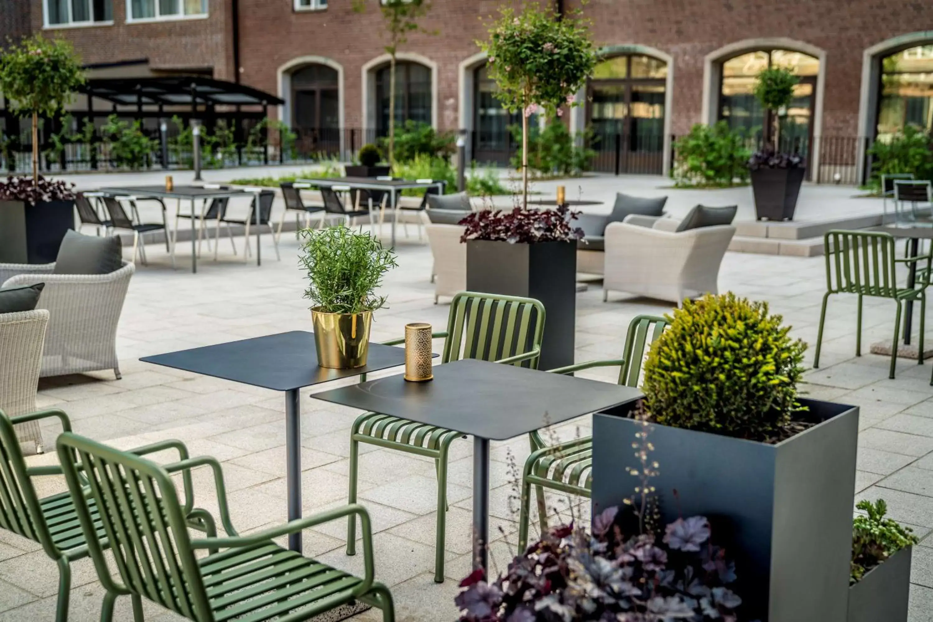 Patio, Restaurant/Places to Eat in Scandic Frimurarehotellet