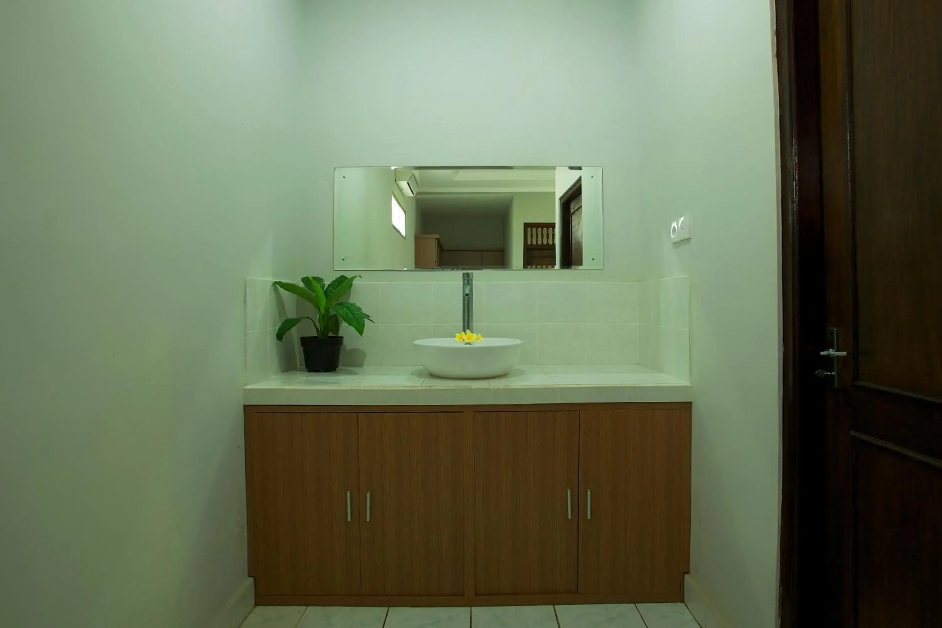 Bathroom in Sari Indah Cottage