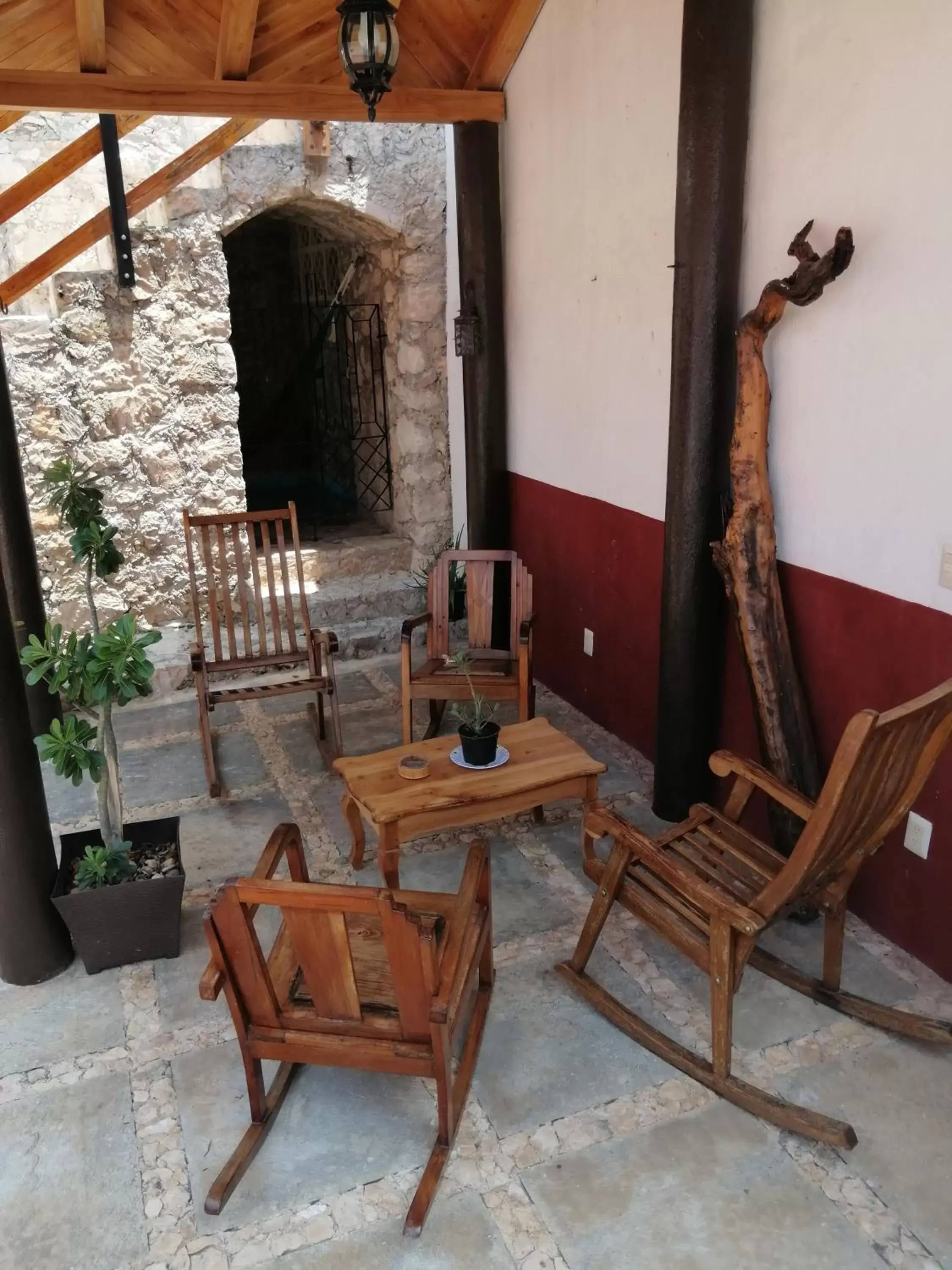 Balcony/Terrace, Seating Area in Casa de Zari B&B