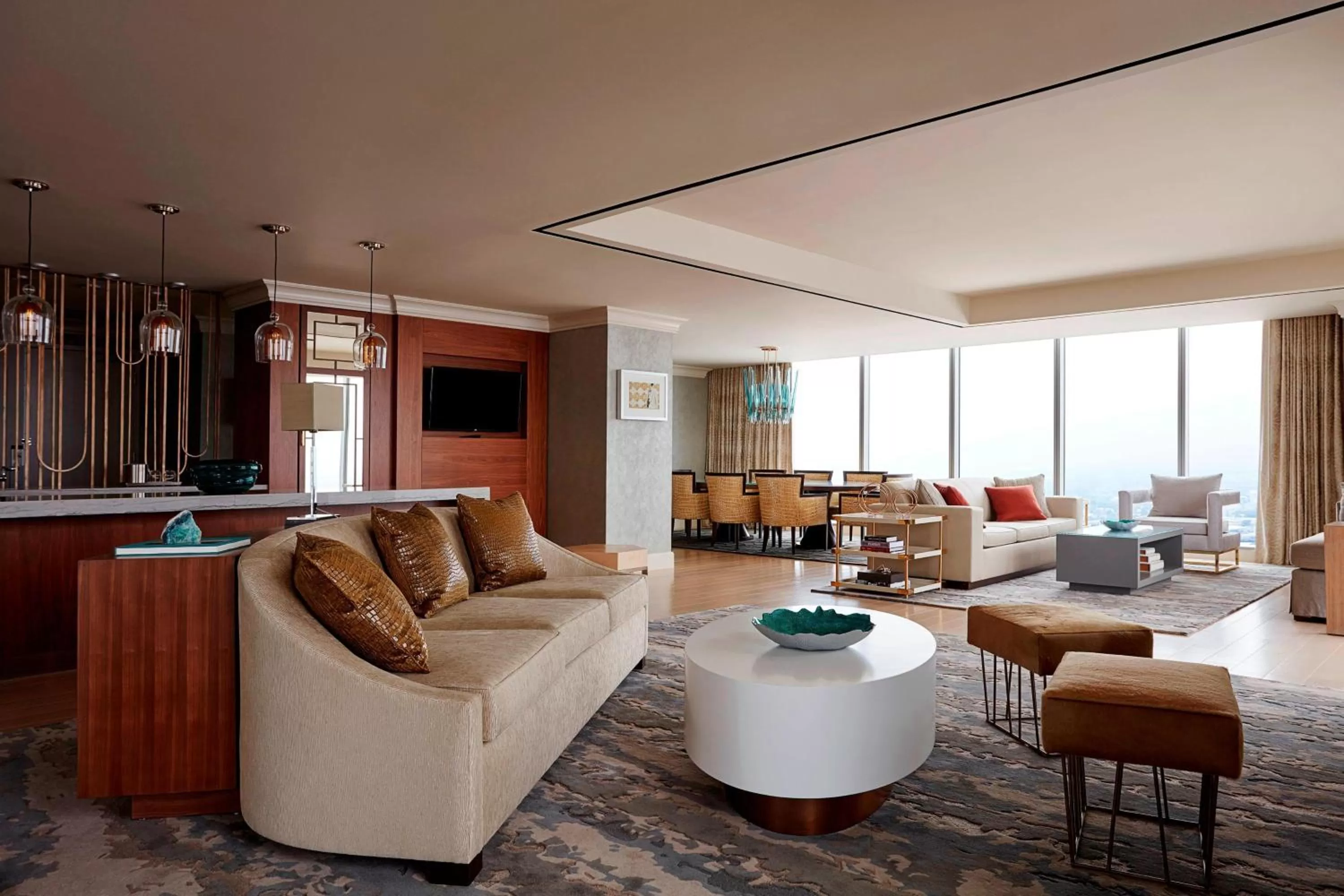 Living room in Marriott Marquis Houston