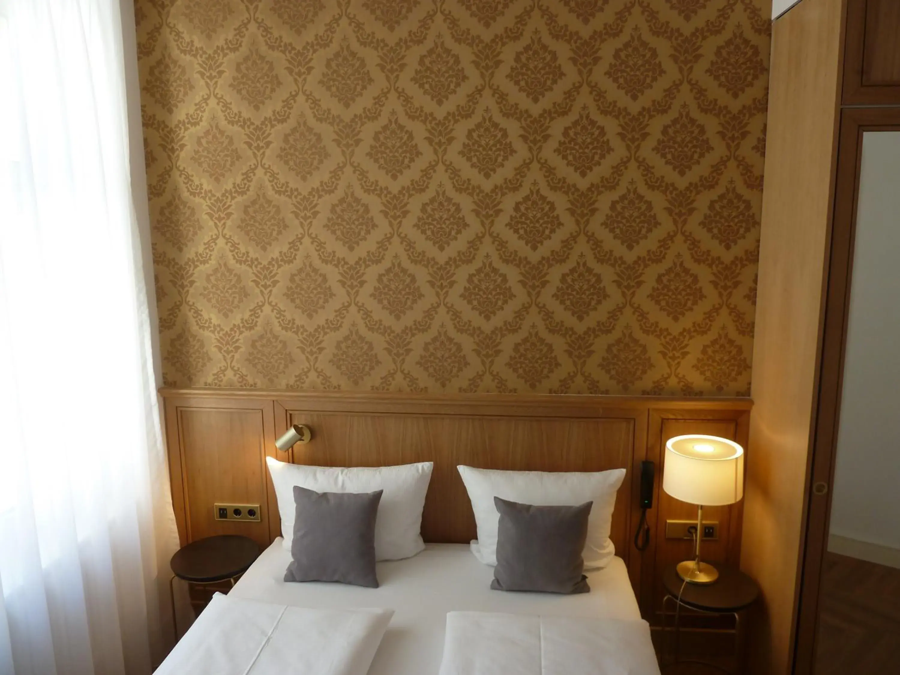 Bed in Hotel Lindenufer