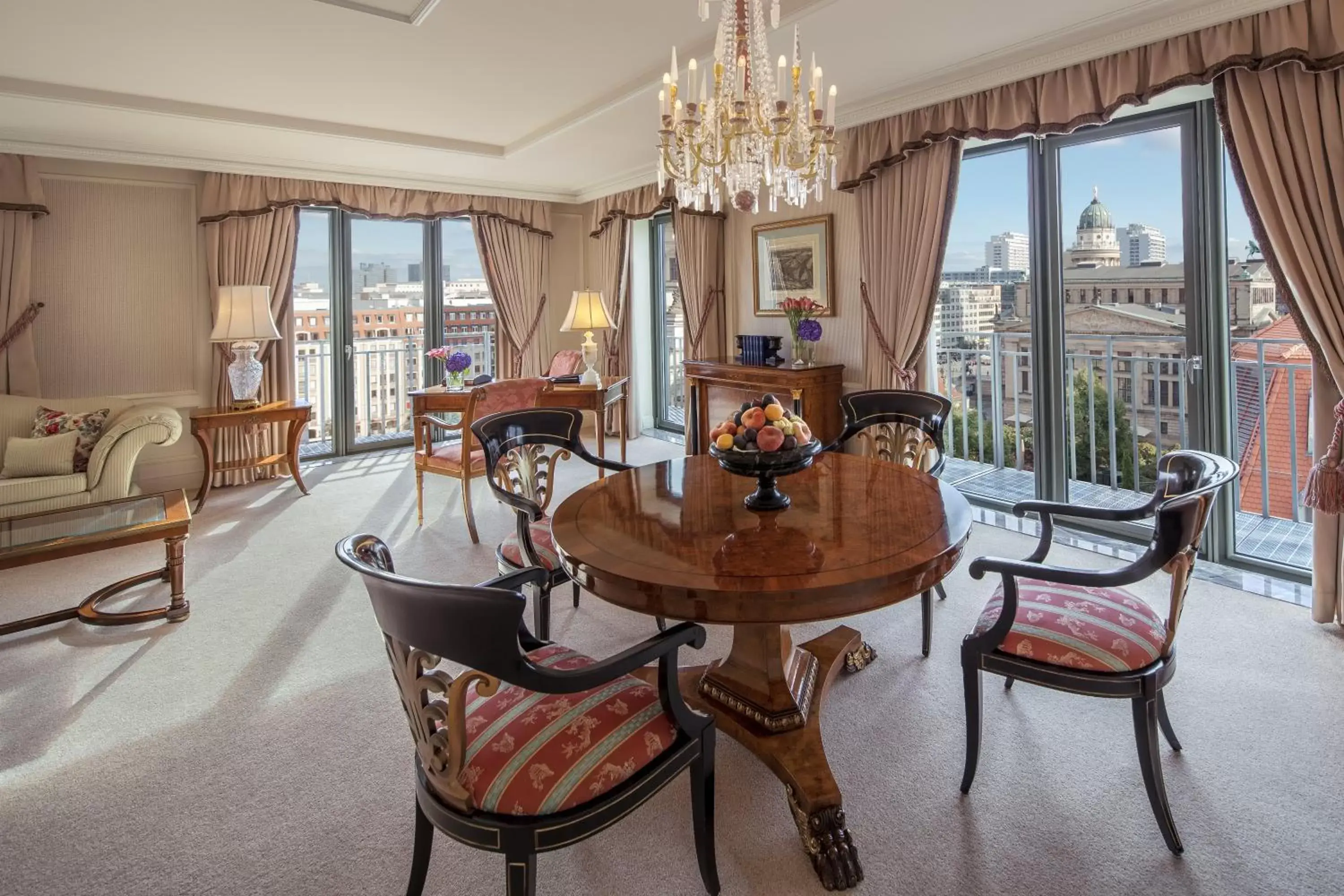 Photo of the whole room, Seating Area in Regent Berlin, an IHG Hotel